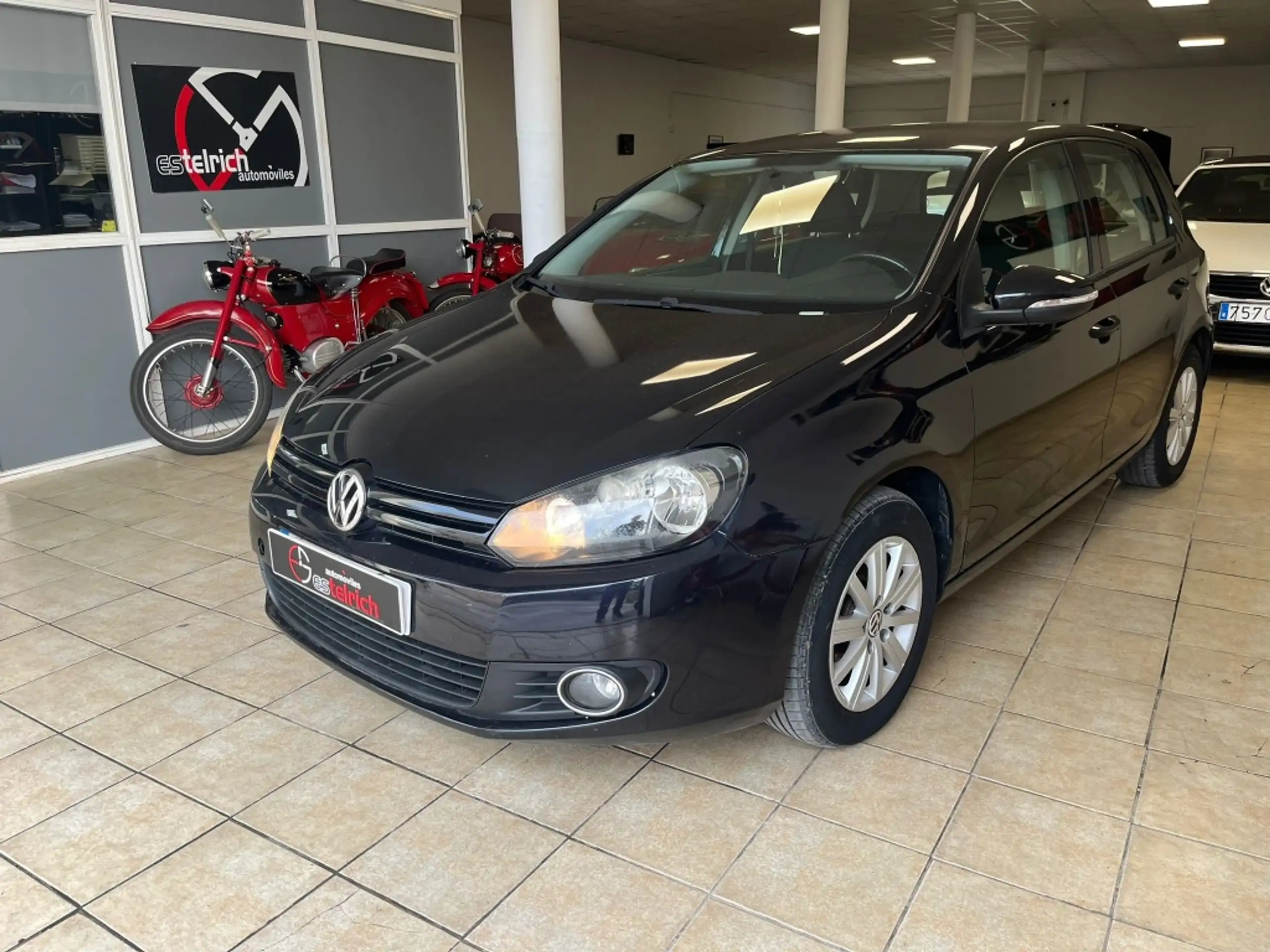 Volkswagen - Golf