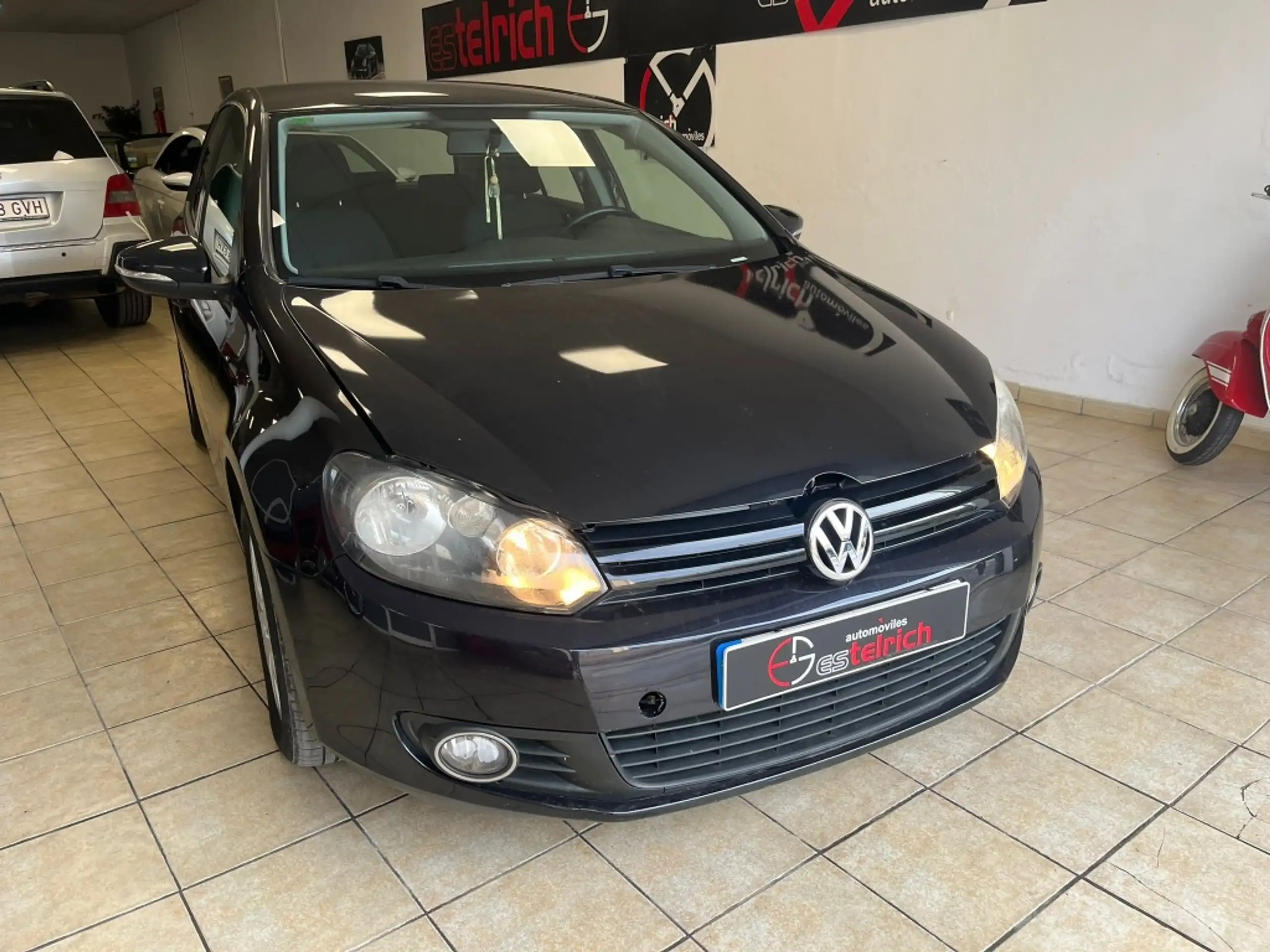 Volkswagen - Golf