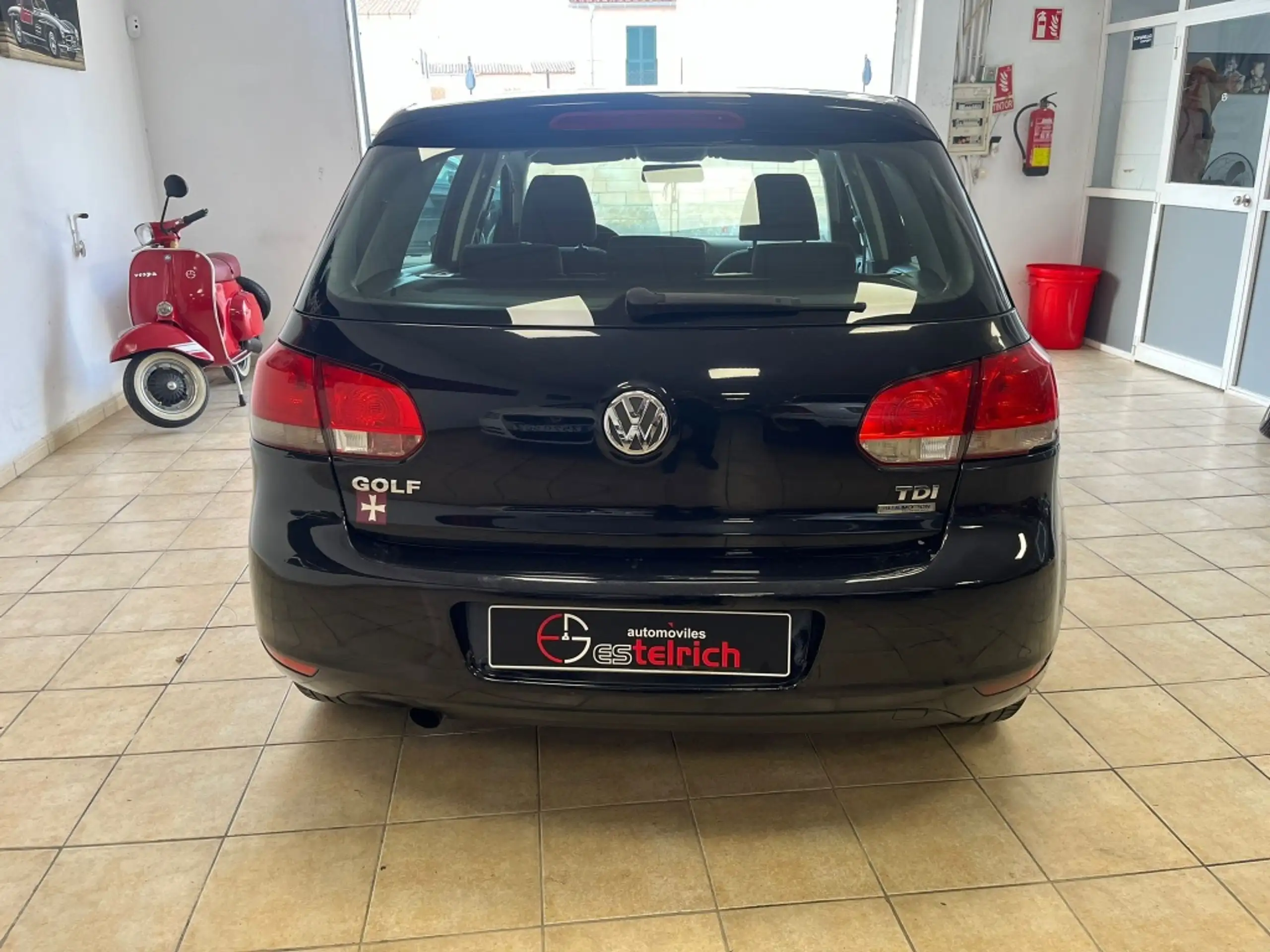 Volkswagen - Golf