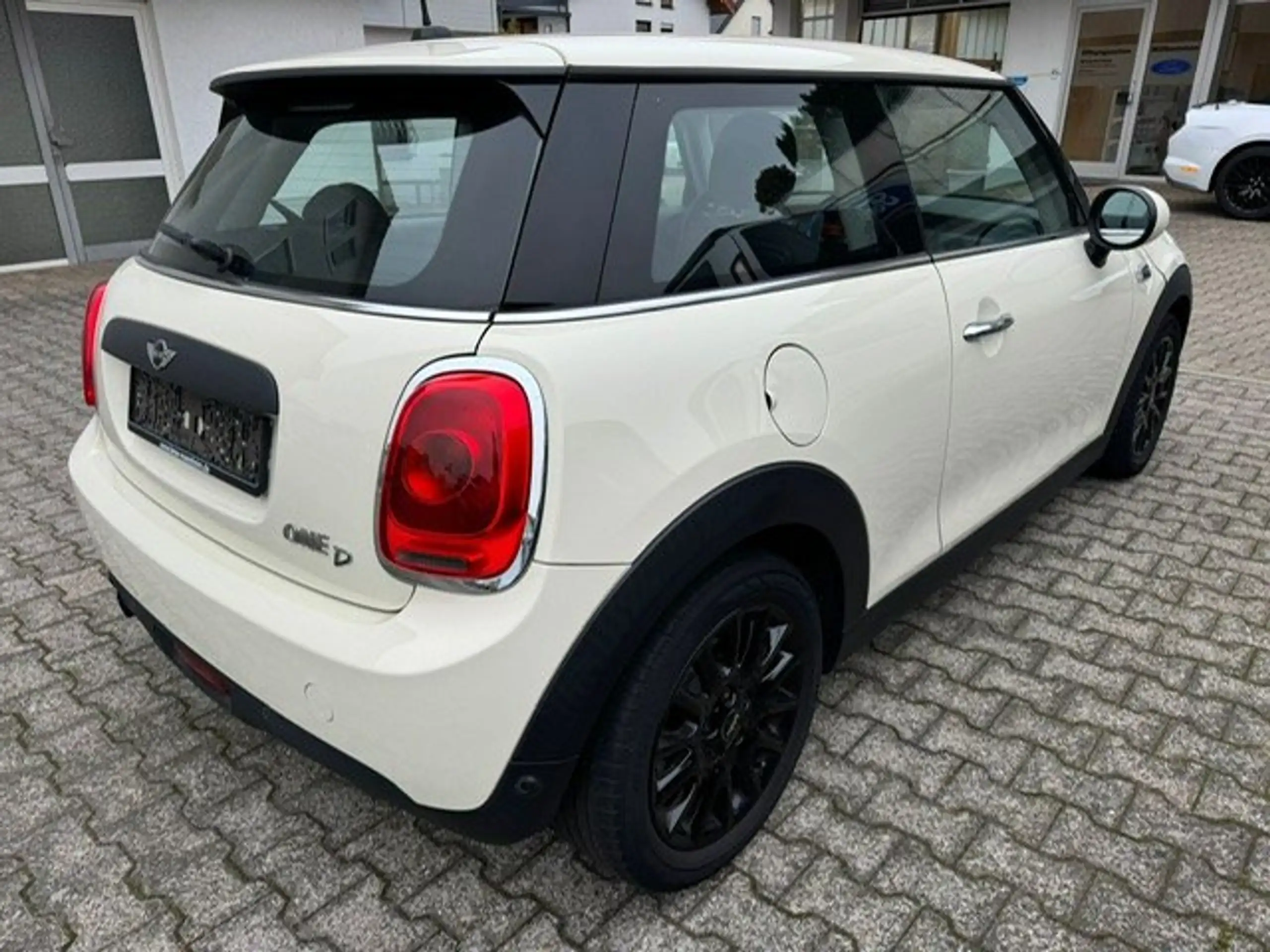 MINI - One D Clubman