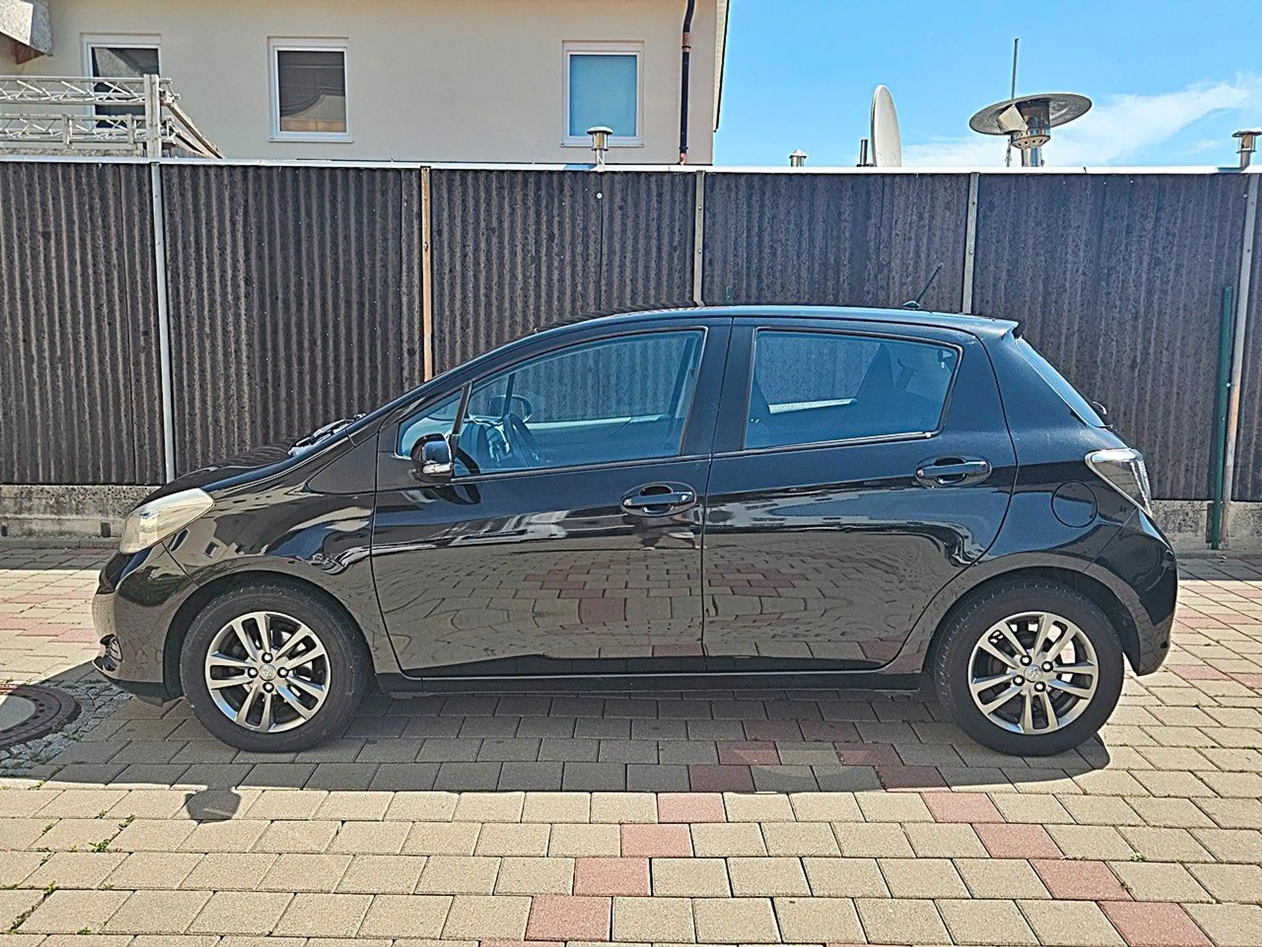 Toyota - Yaris