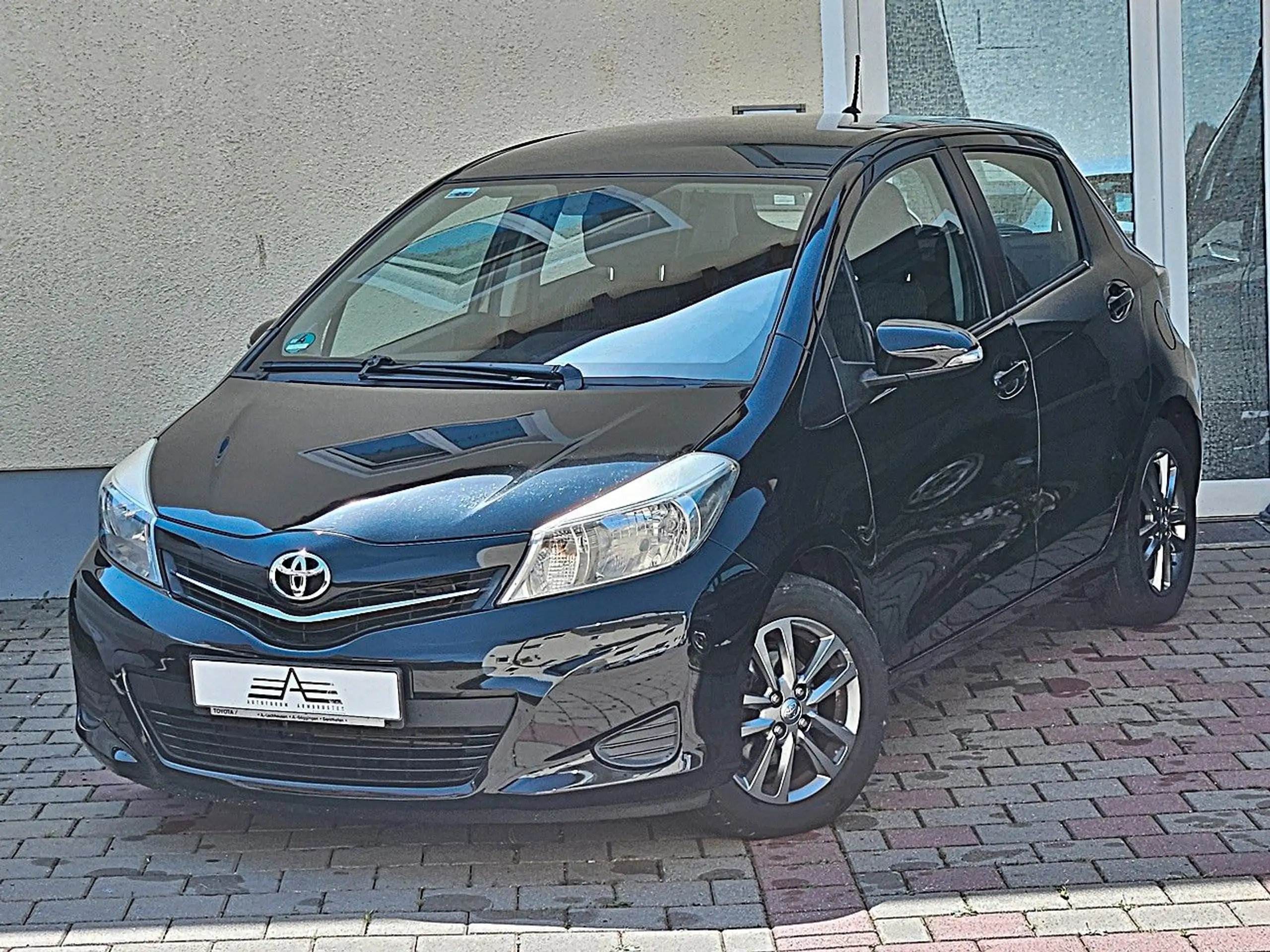 Toyota - Yaris