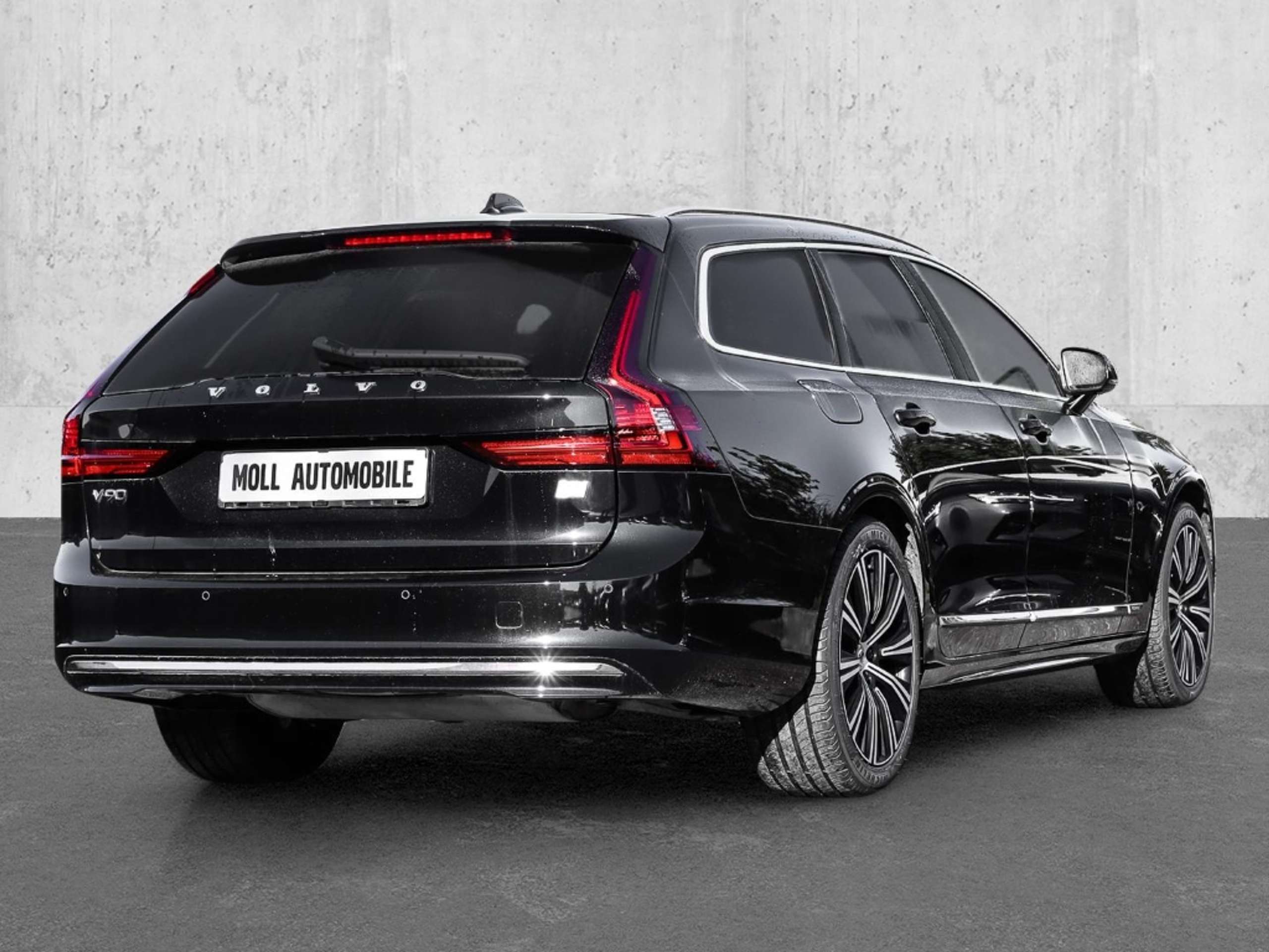 Volvo - V90