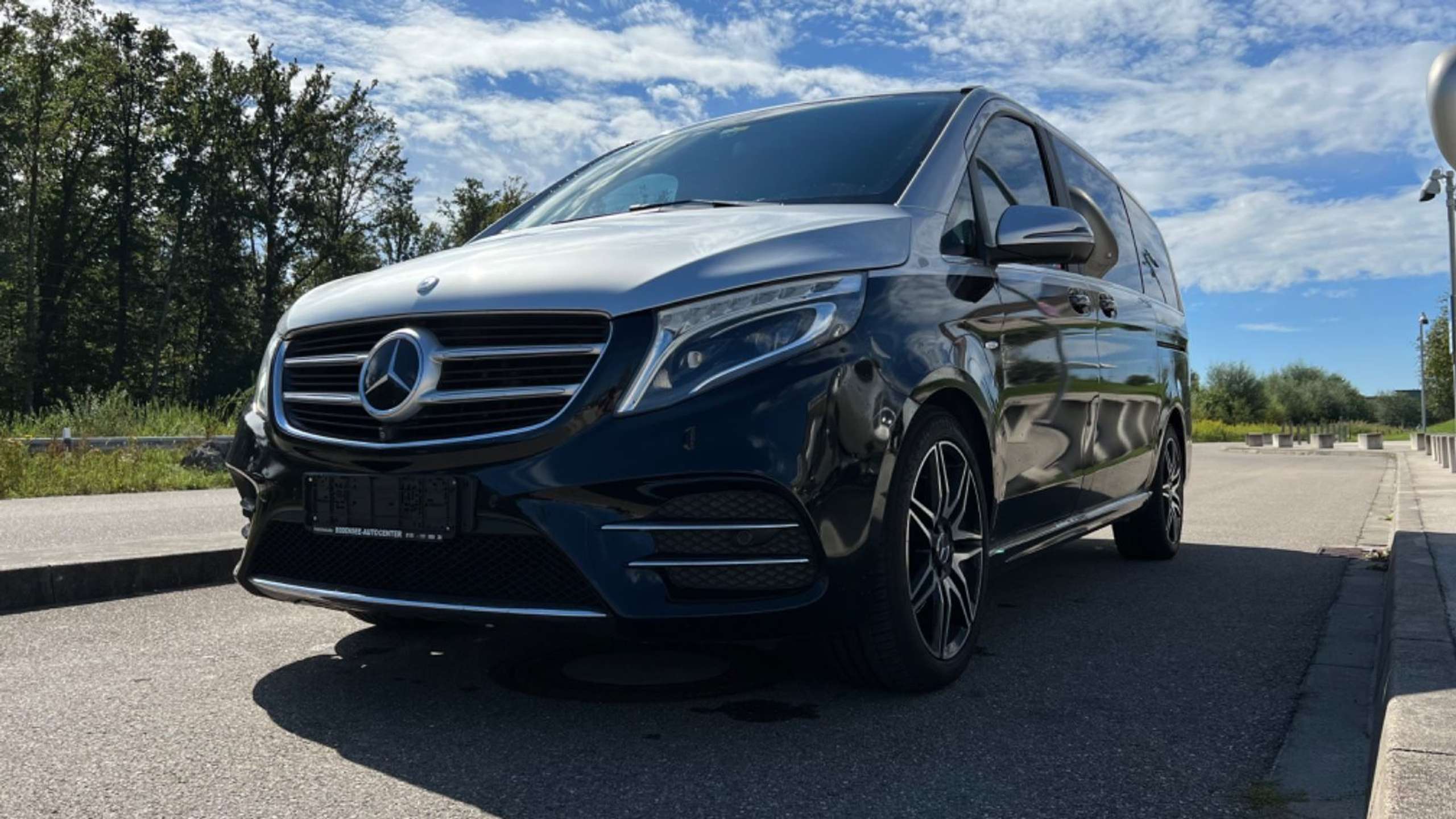 Mercedes-Benz - V 250