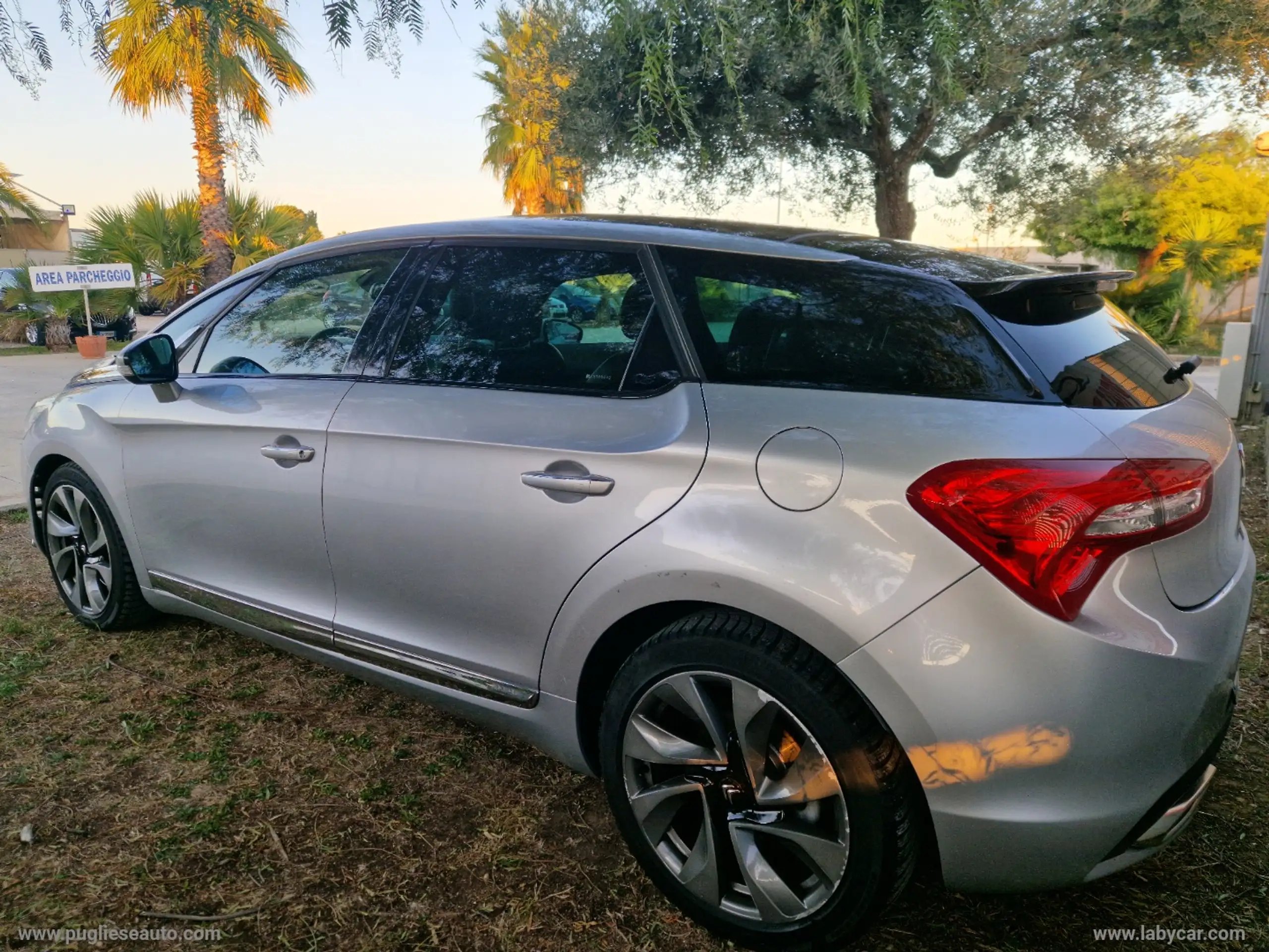 DS Automobiles - DS 5