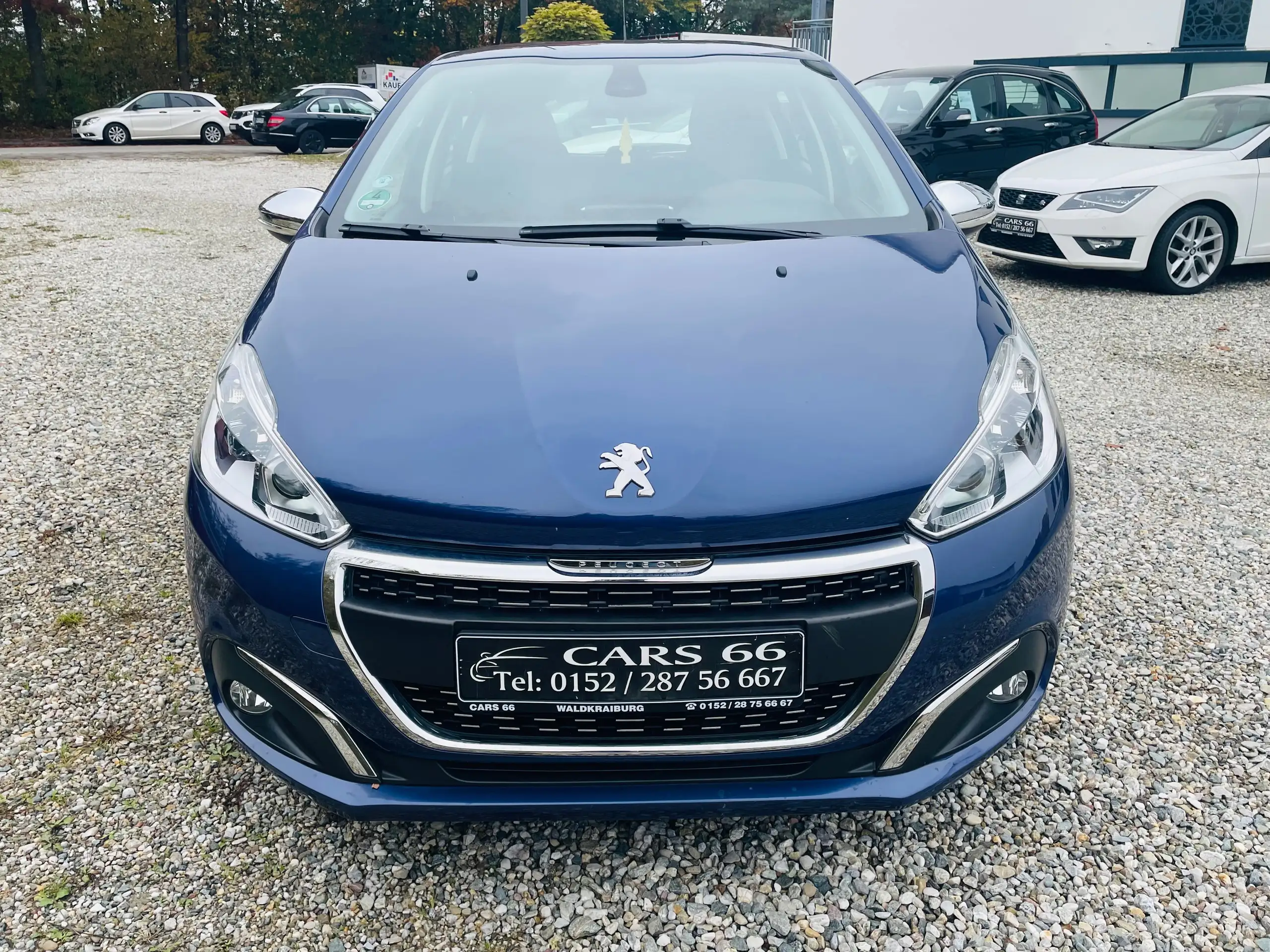 Peugeot - 208