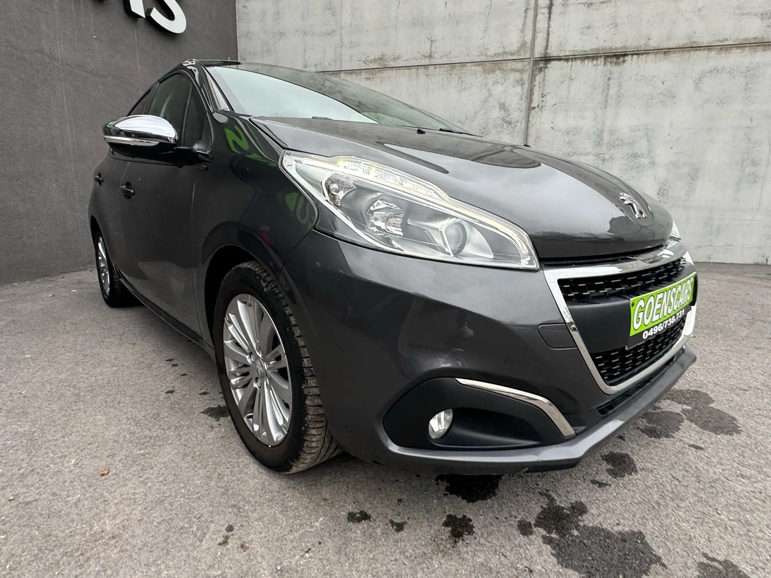 Peugeot - 208