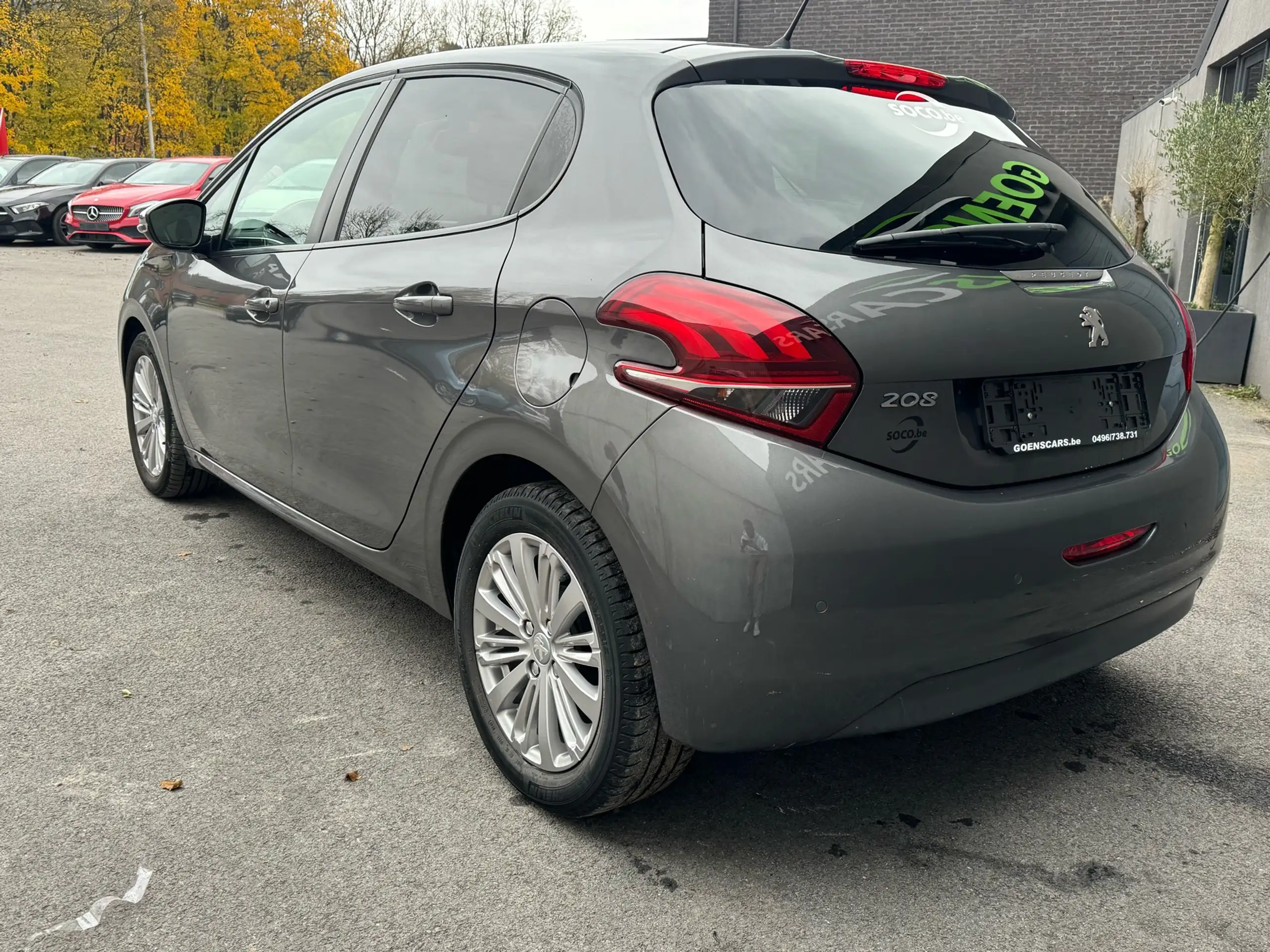 Peugeot - 208