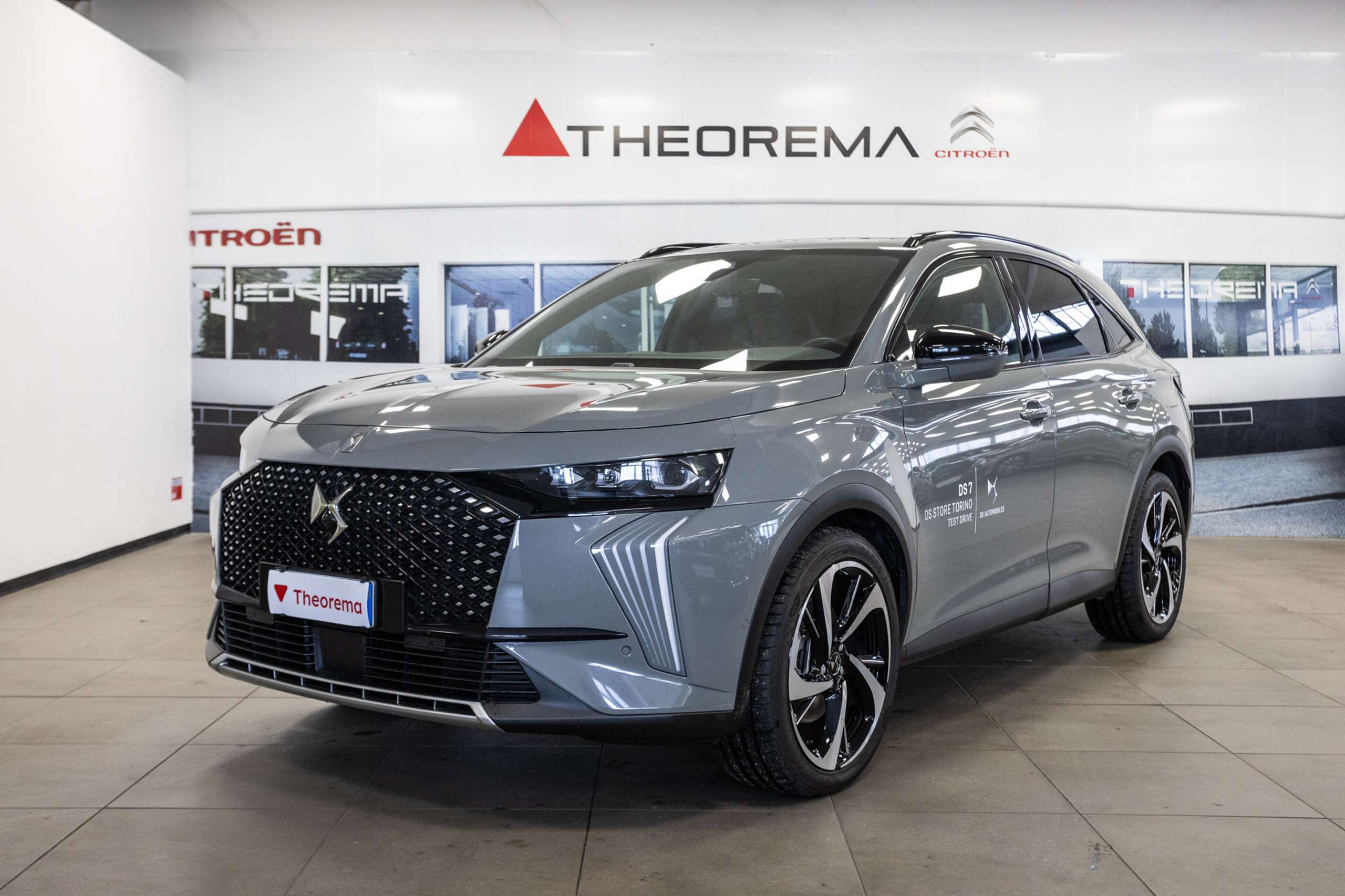 DS Automobiles - DS 7 Crossback