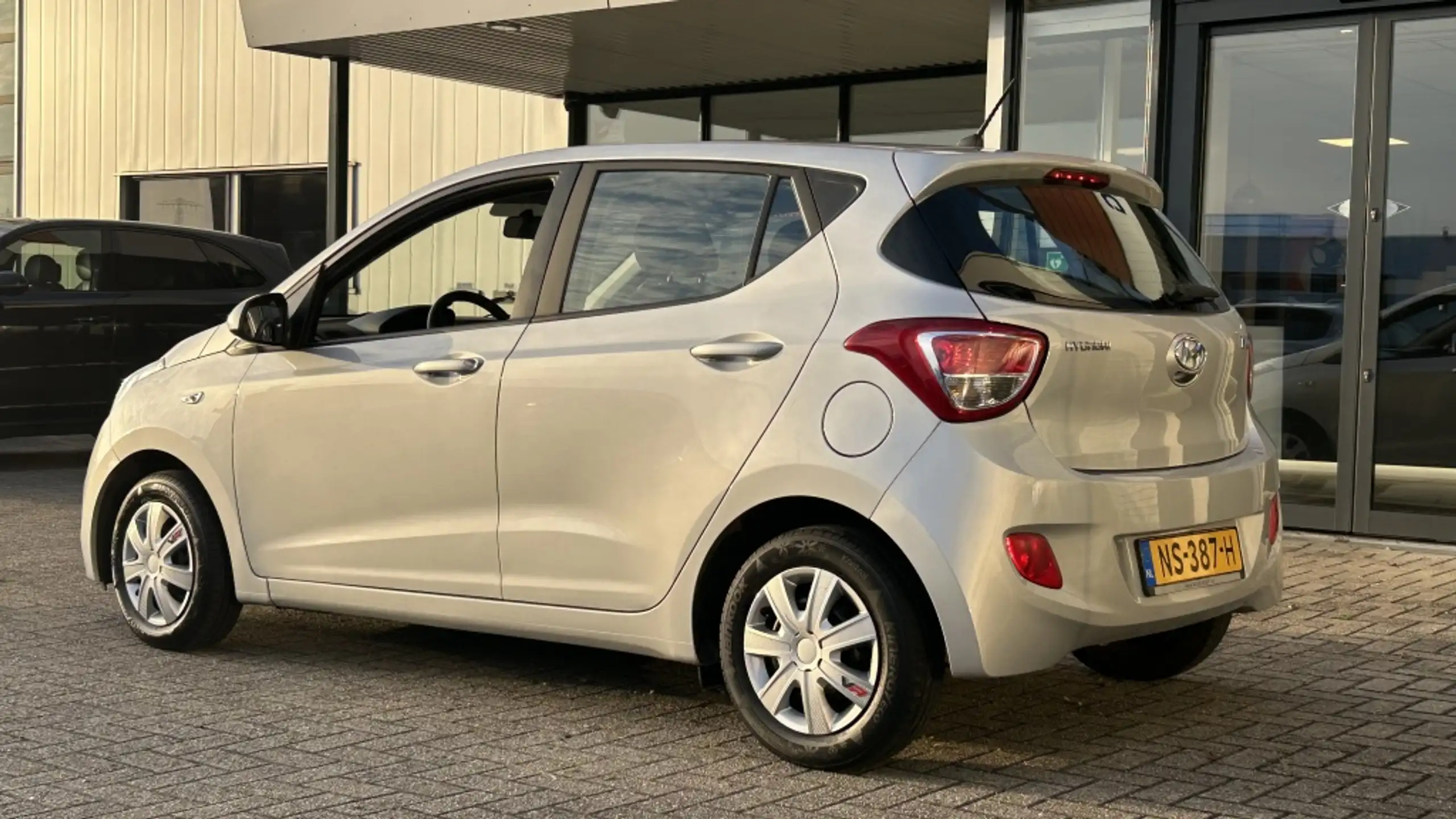 Hyundai - i10