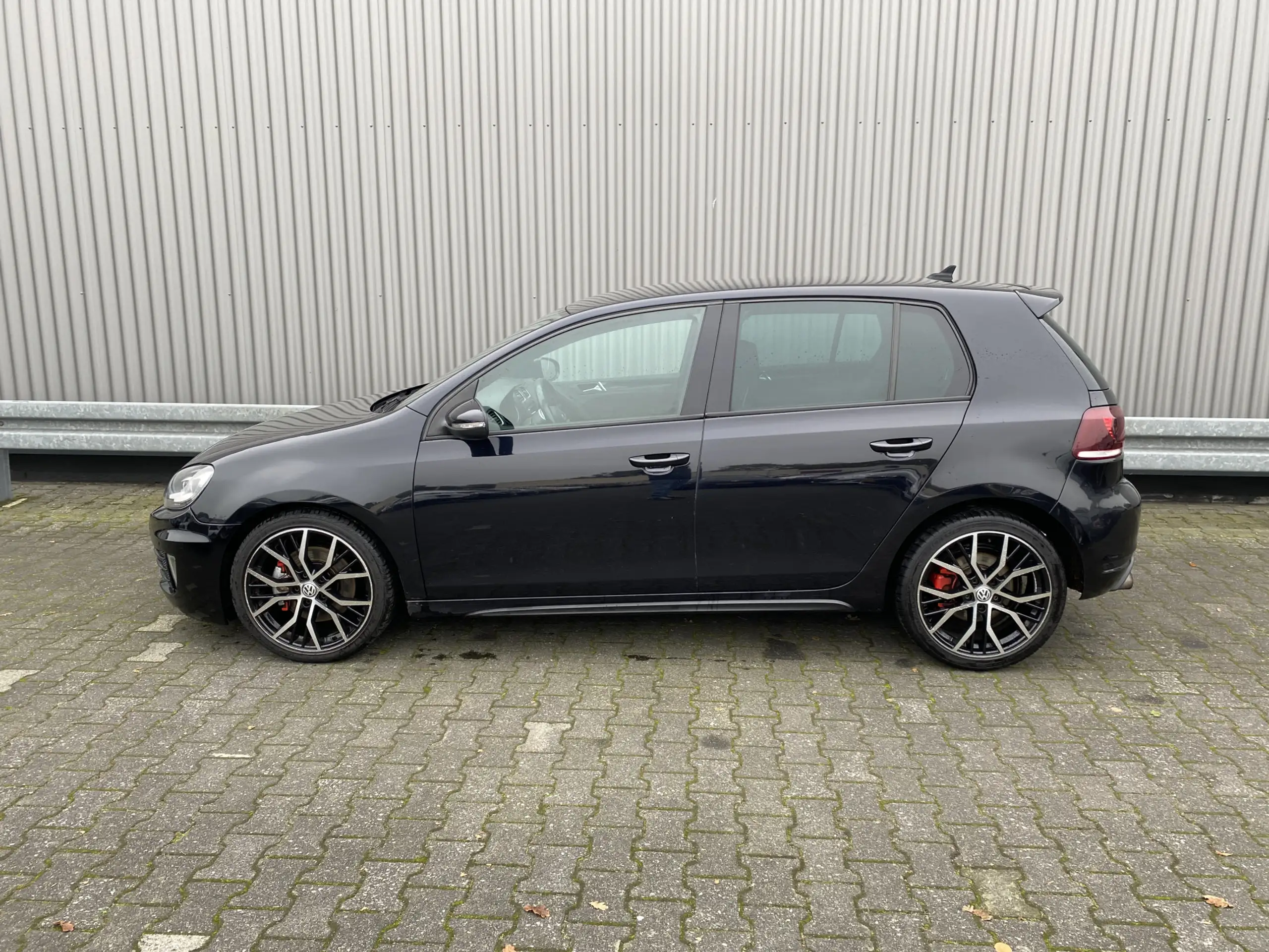 Volkswagen - Golf GTI