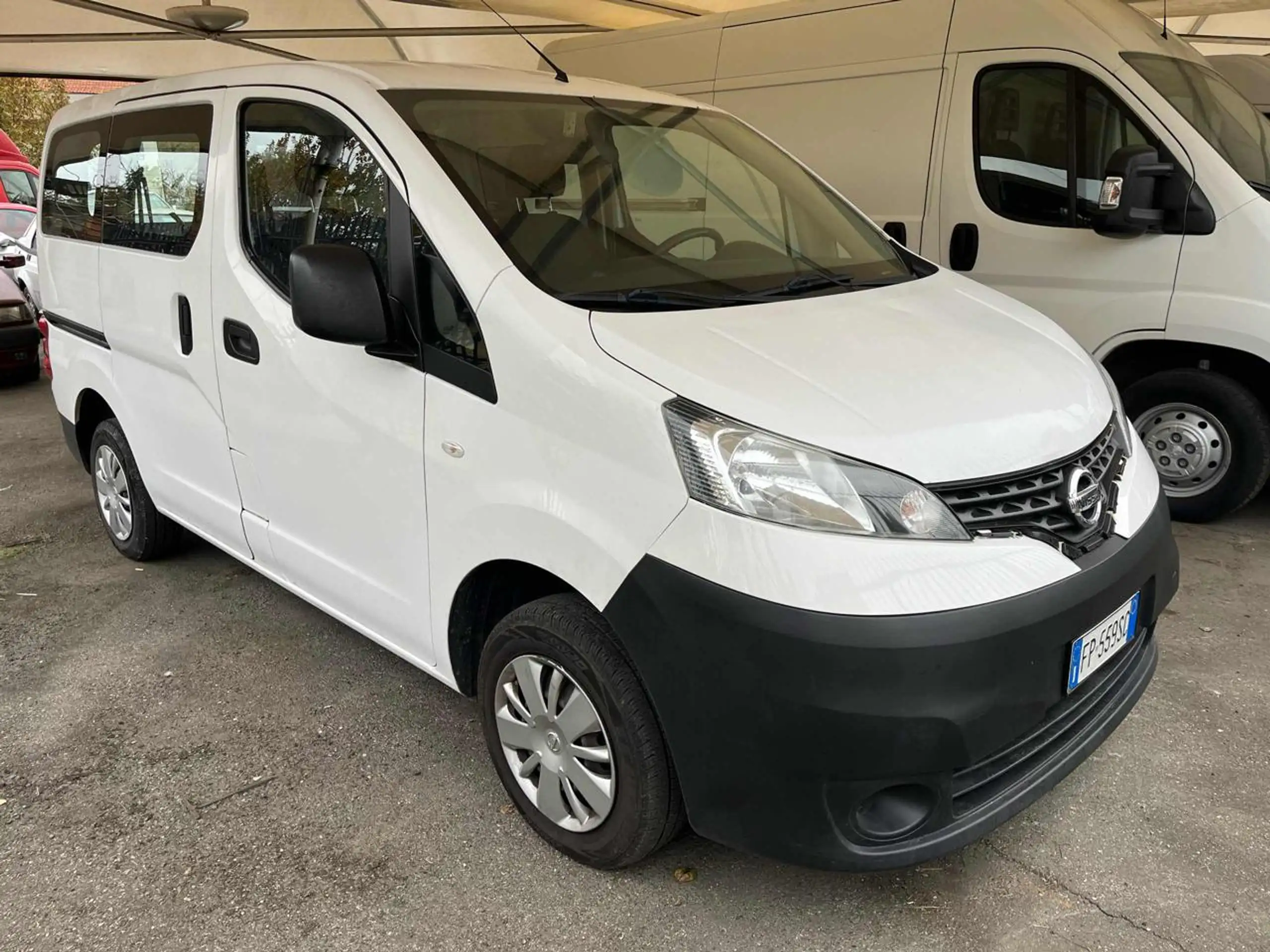 Nissan - NV200