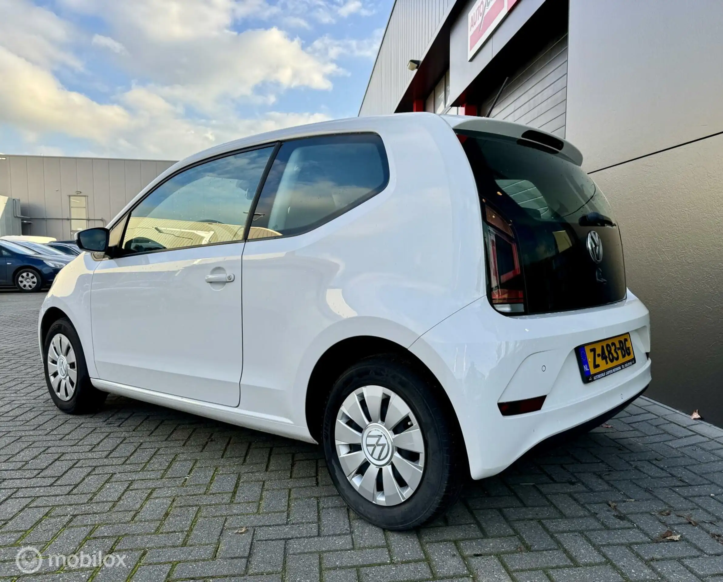 Volkswagen - up!