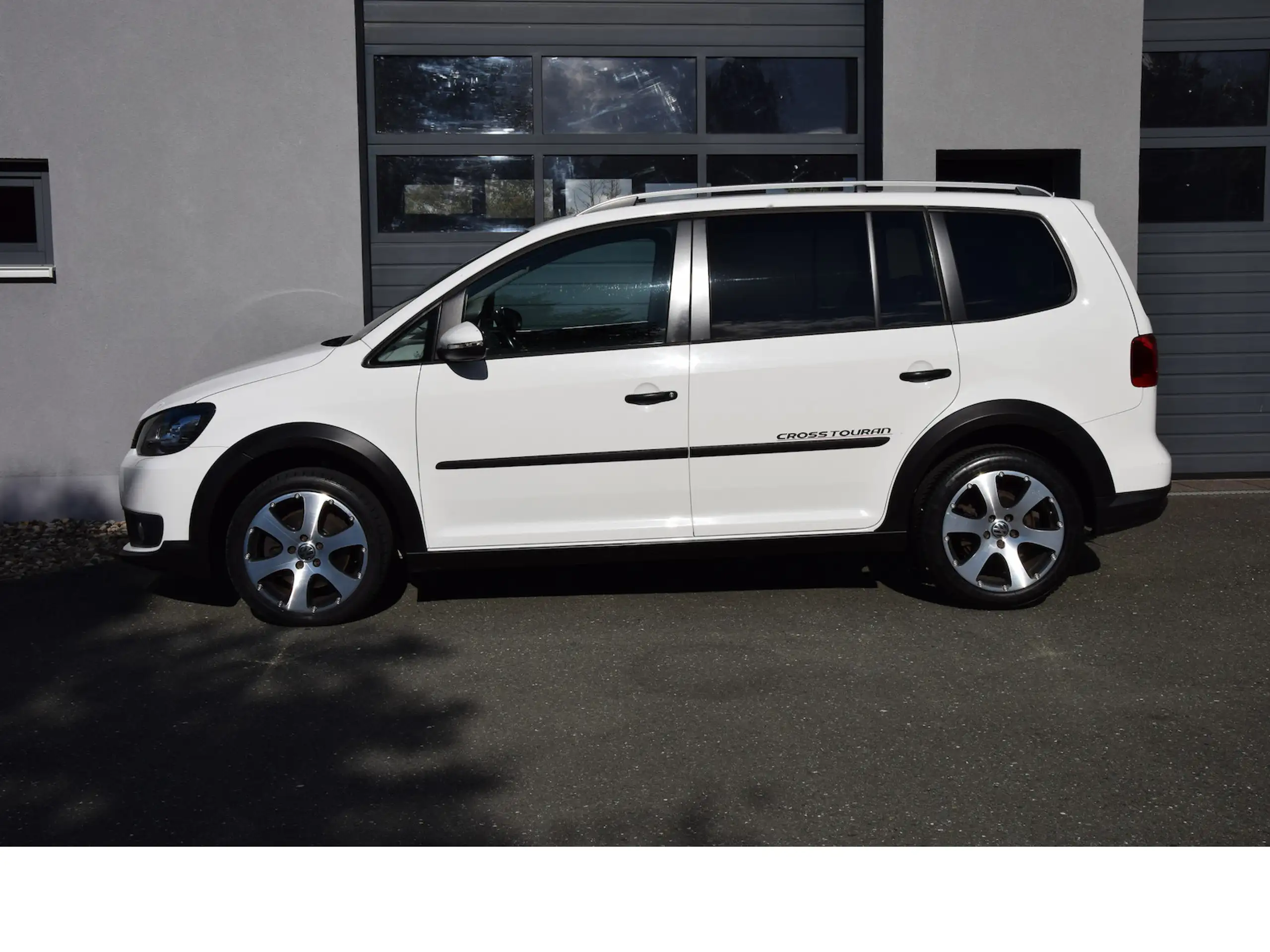 Volkswagen - Cross Touran