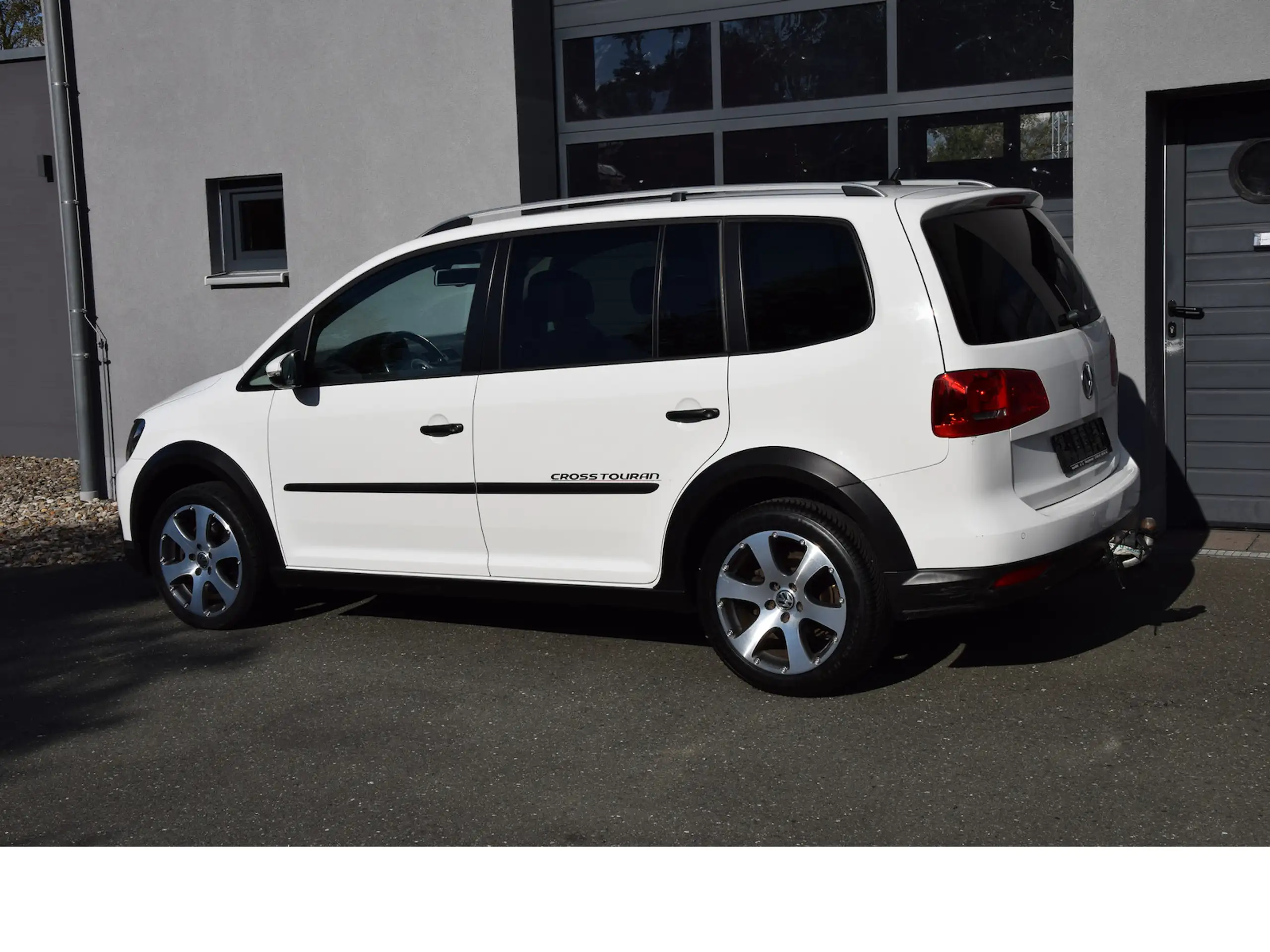 Volkswagen - Cross Touran