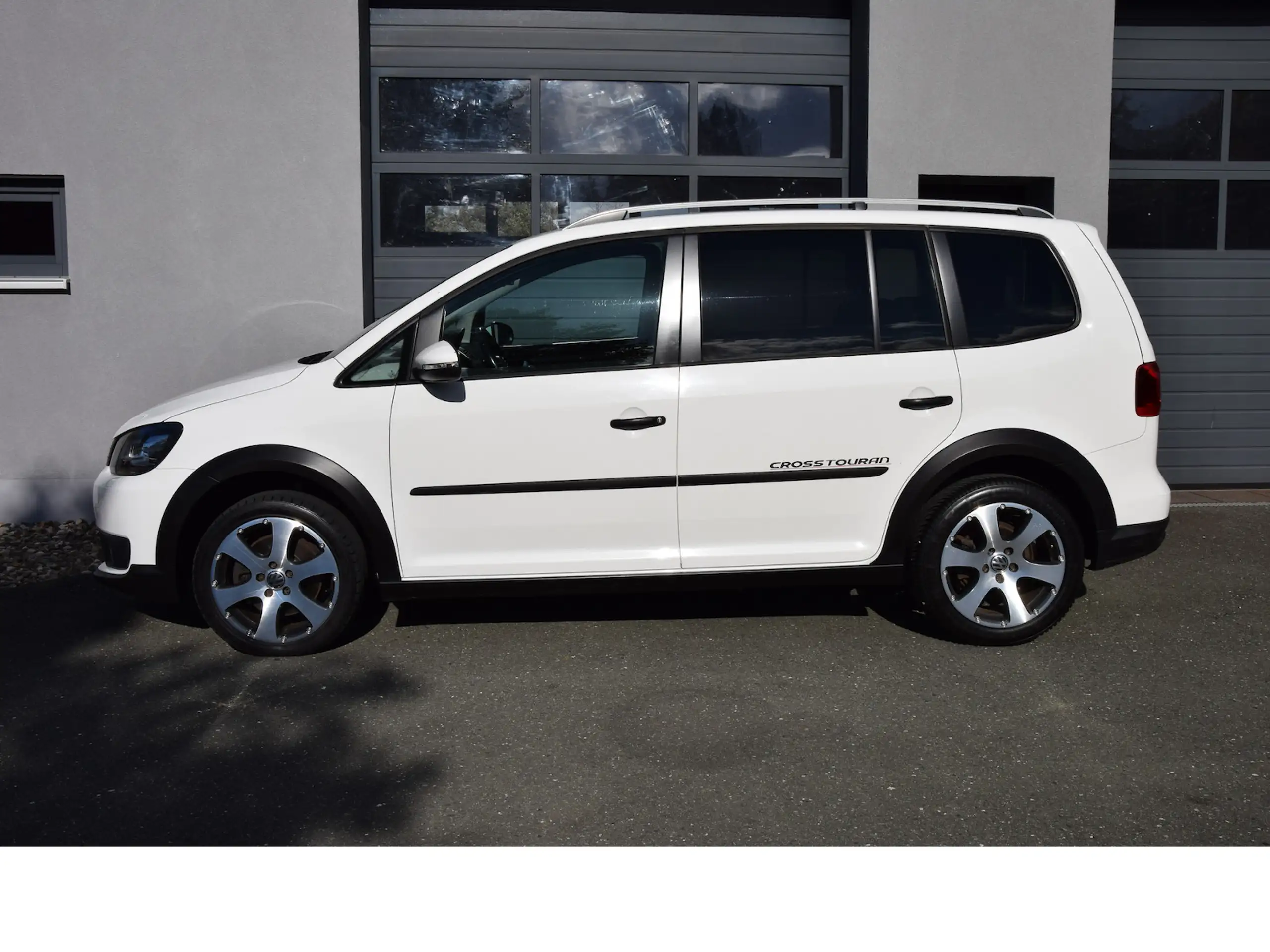 Volkswagen - Cross Touran