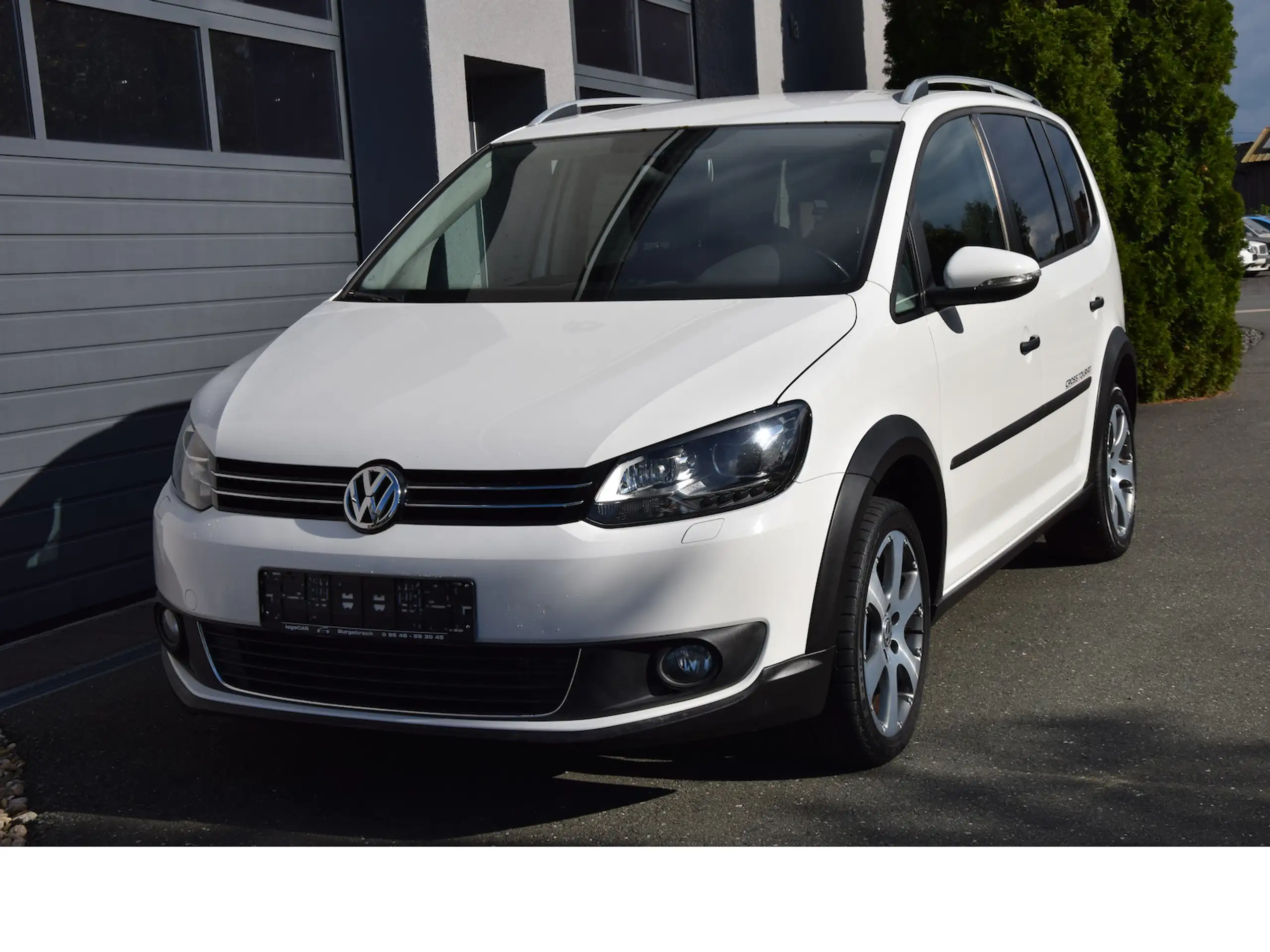 Volkswagen - Cross Touran