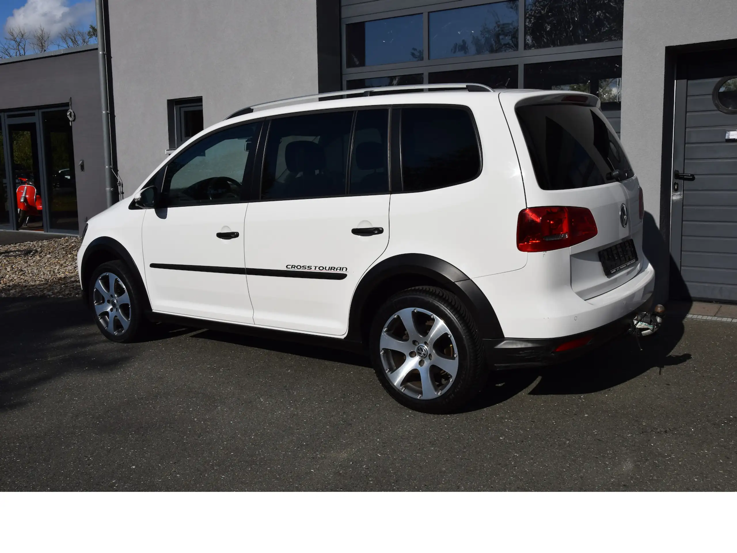 Volkswagen - Cross Touran