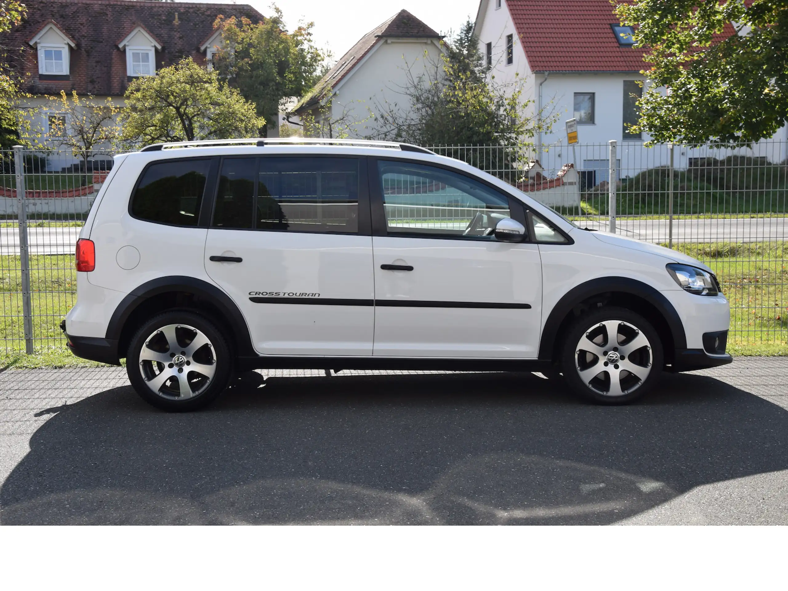 Volkswagen - Cross Touran