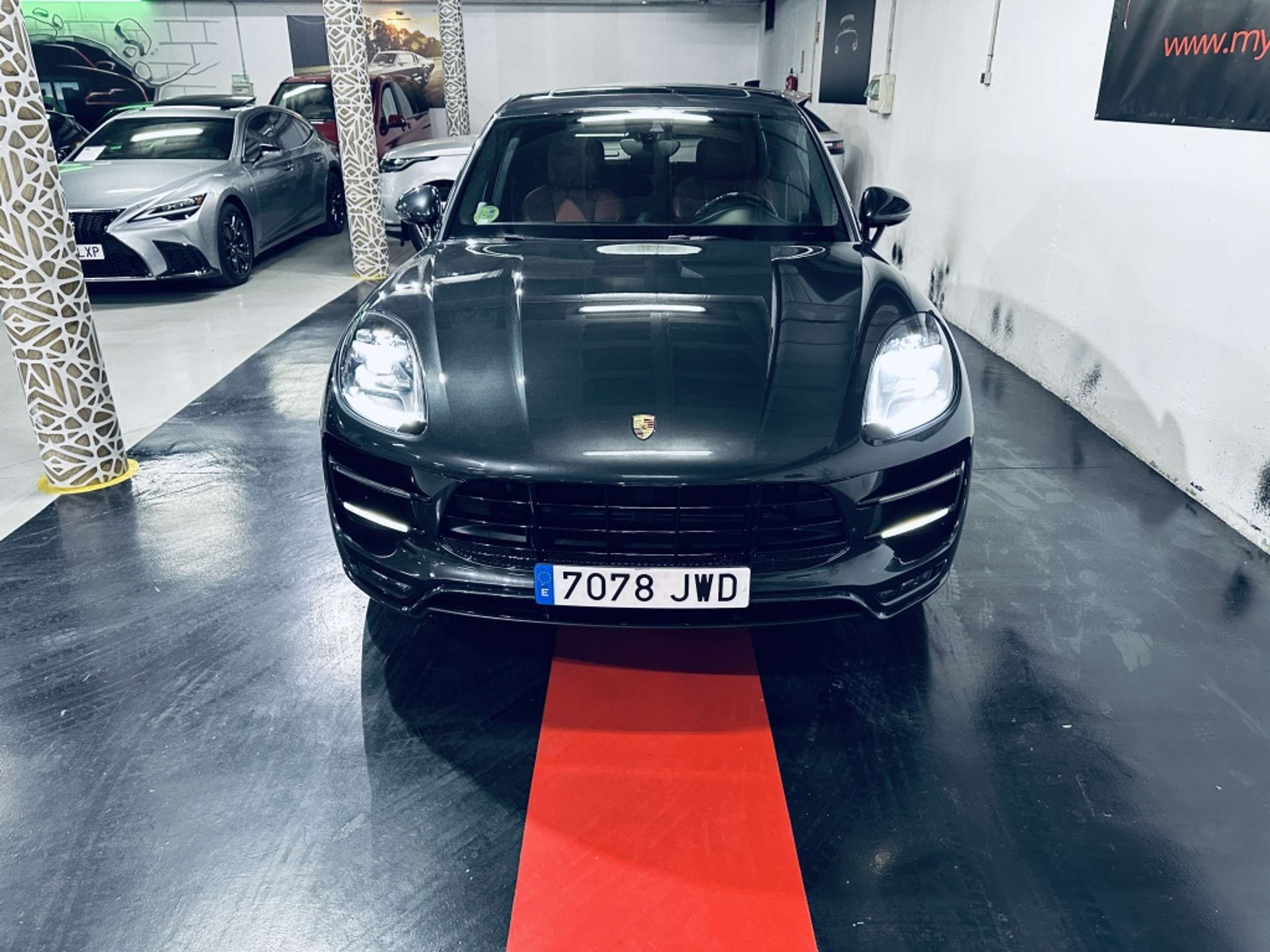 Porsche - Macan