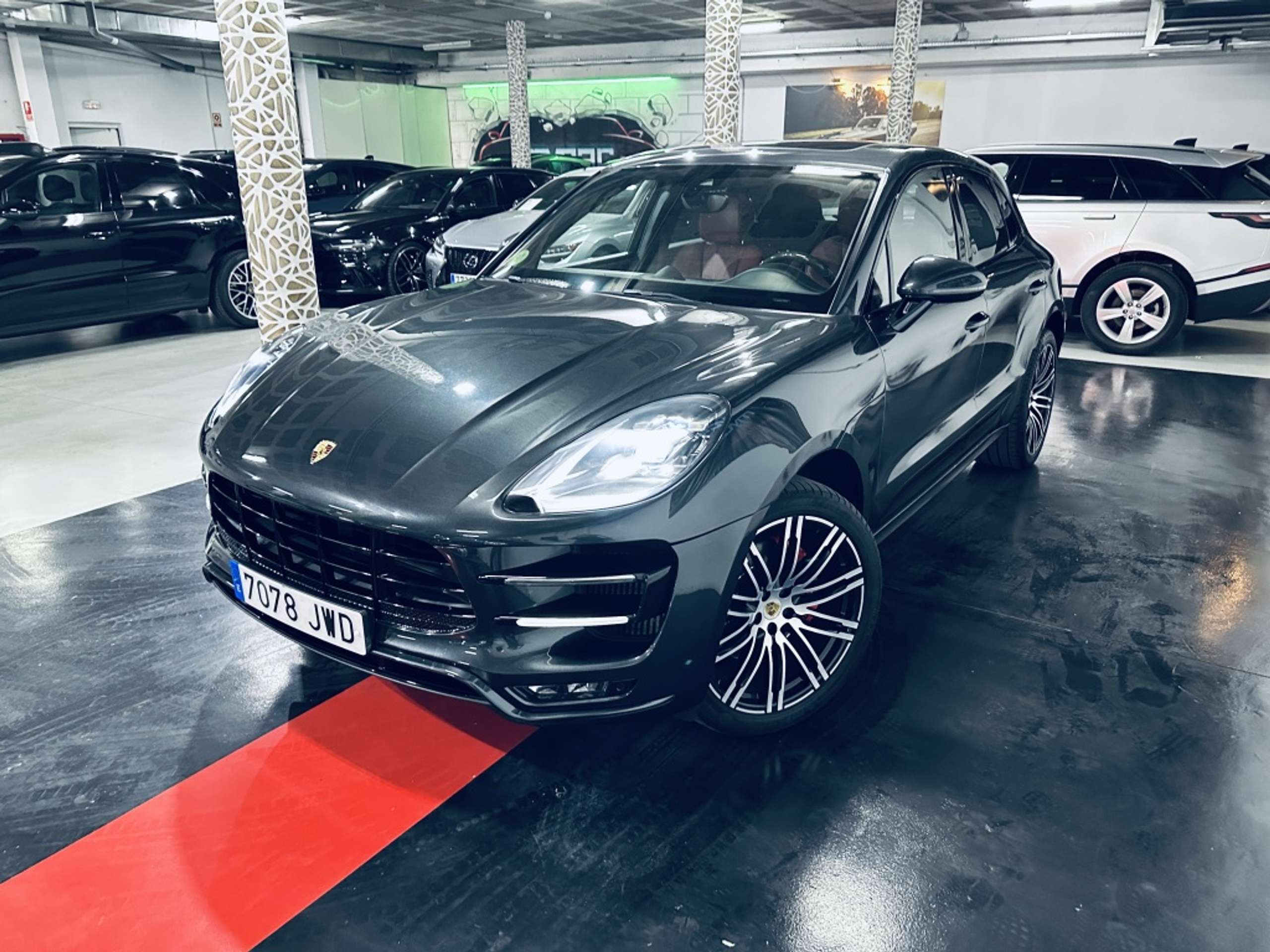 Porsche - Macan