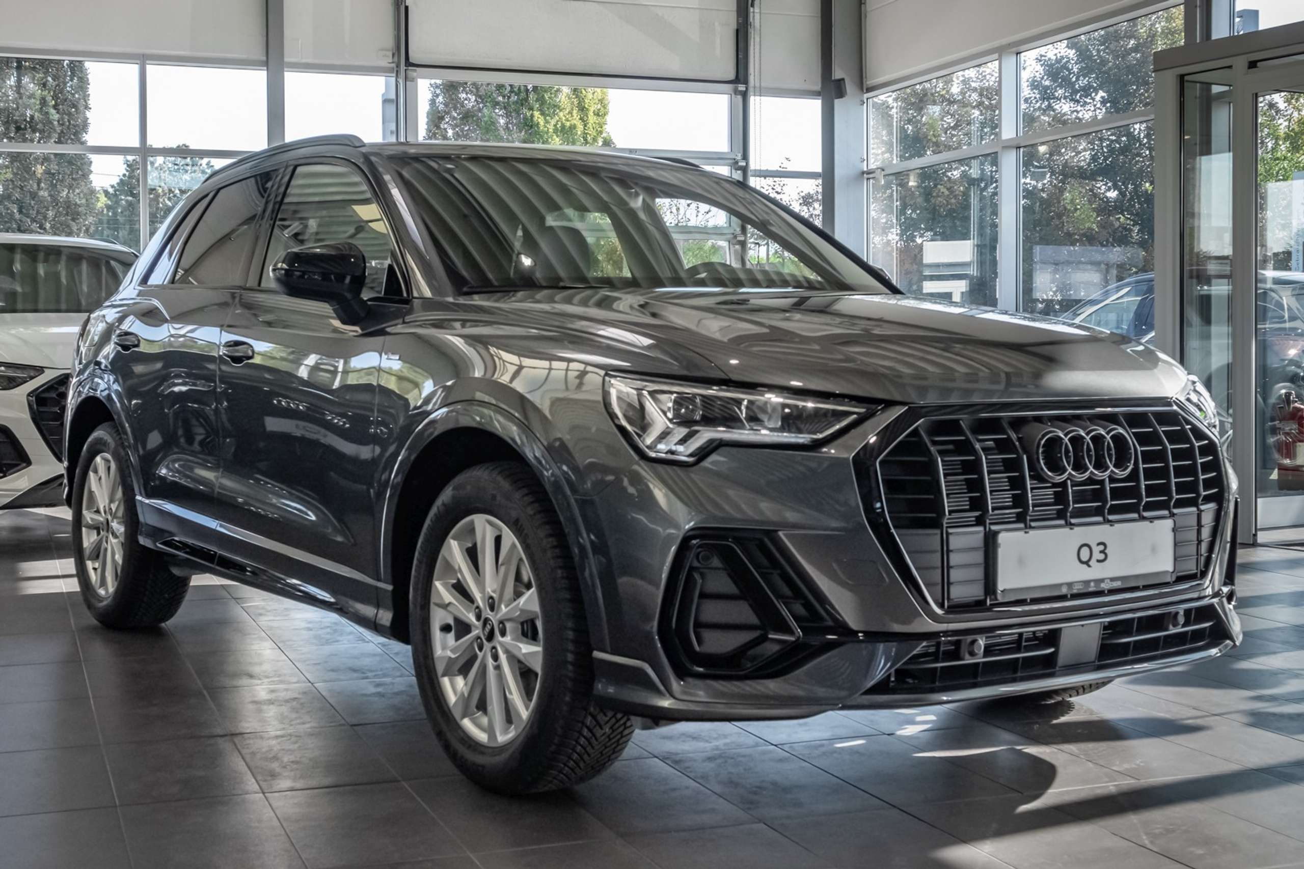 Audi - Q3