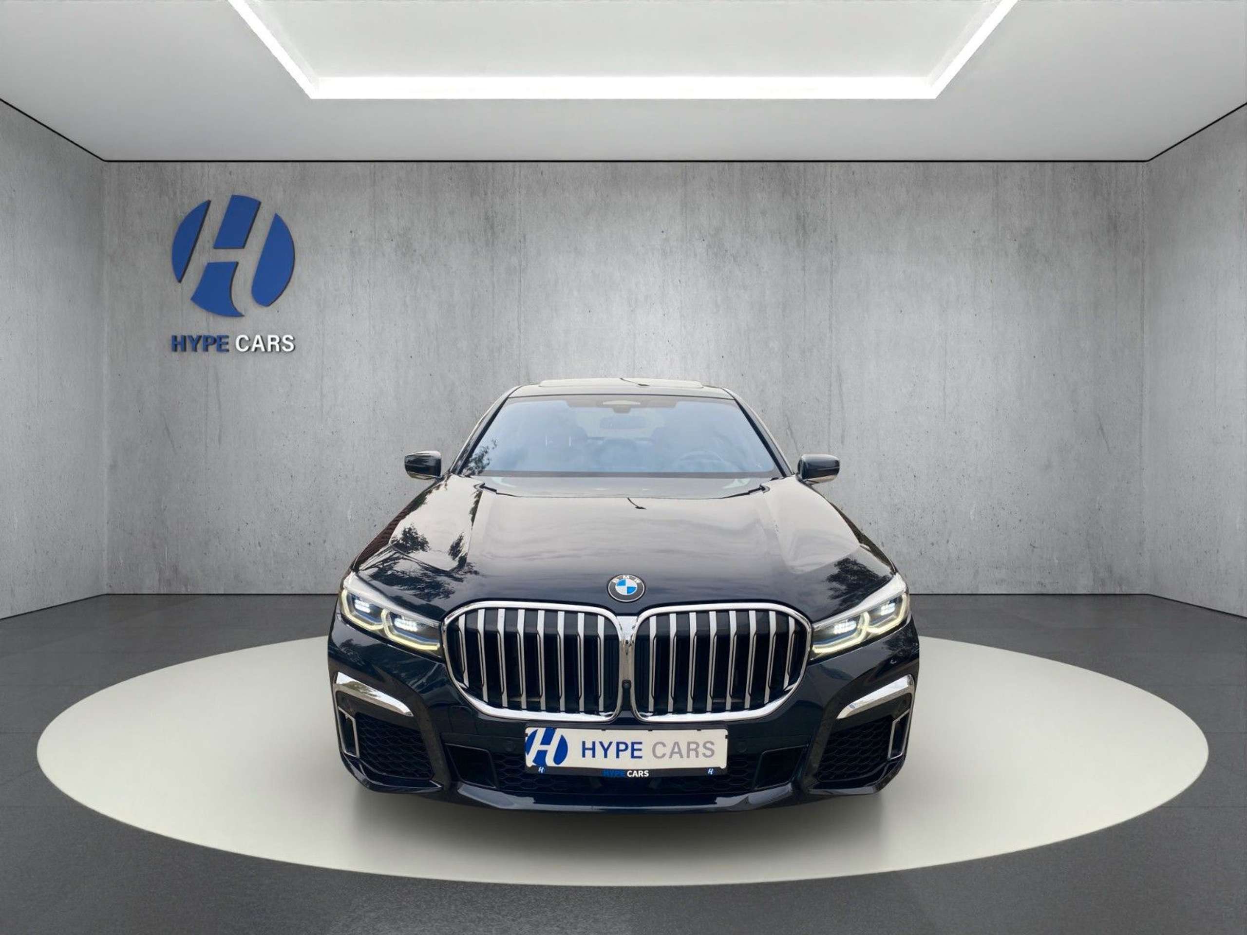 BMW - 740