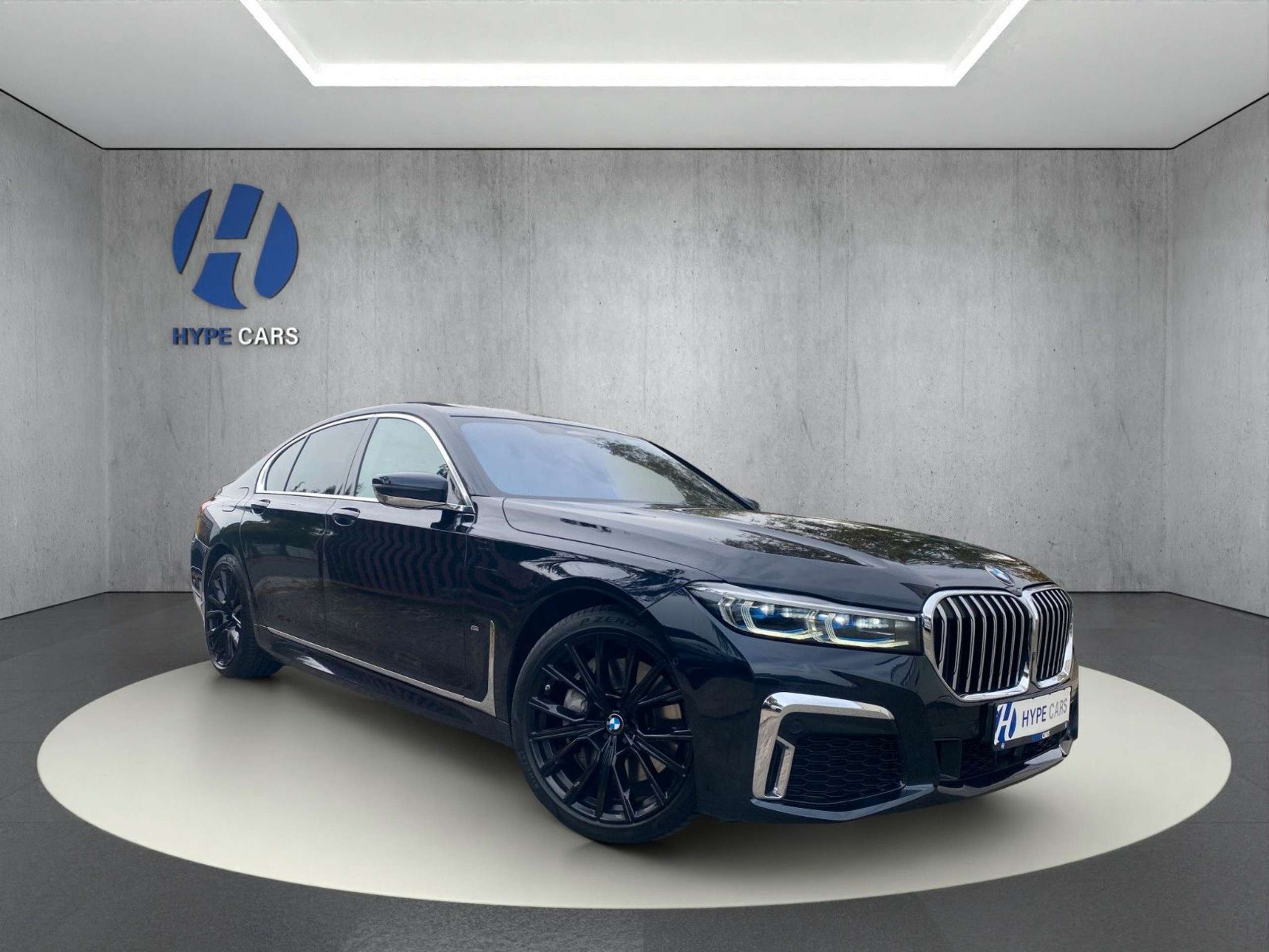 BMW - 740