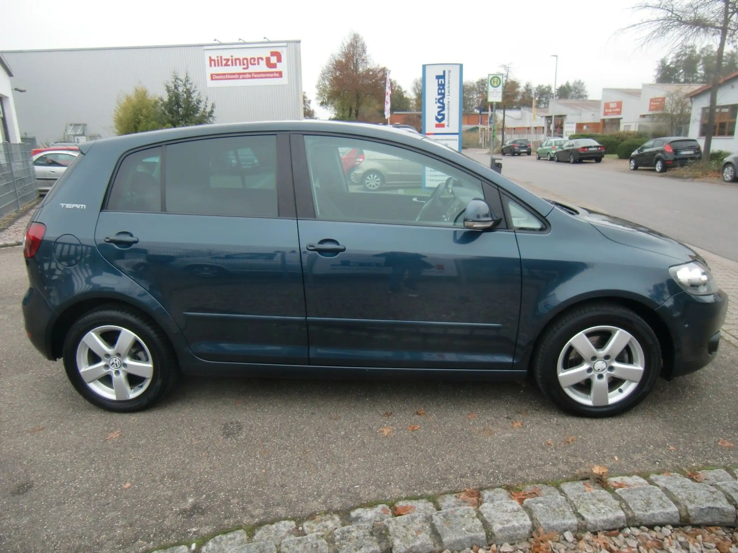 Volkswagen - Golf