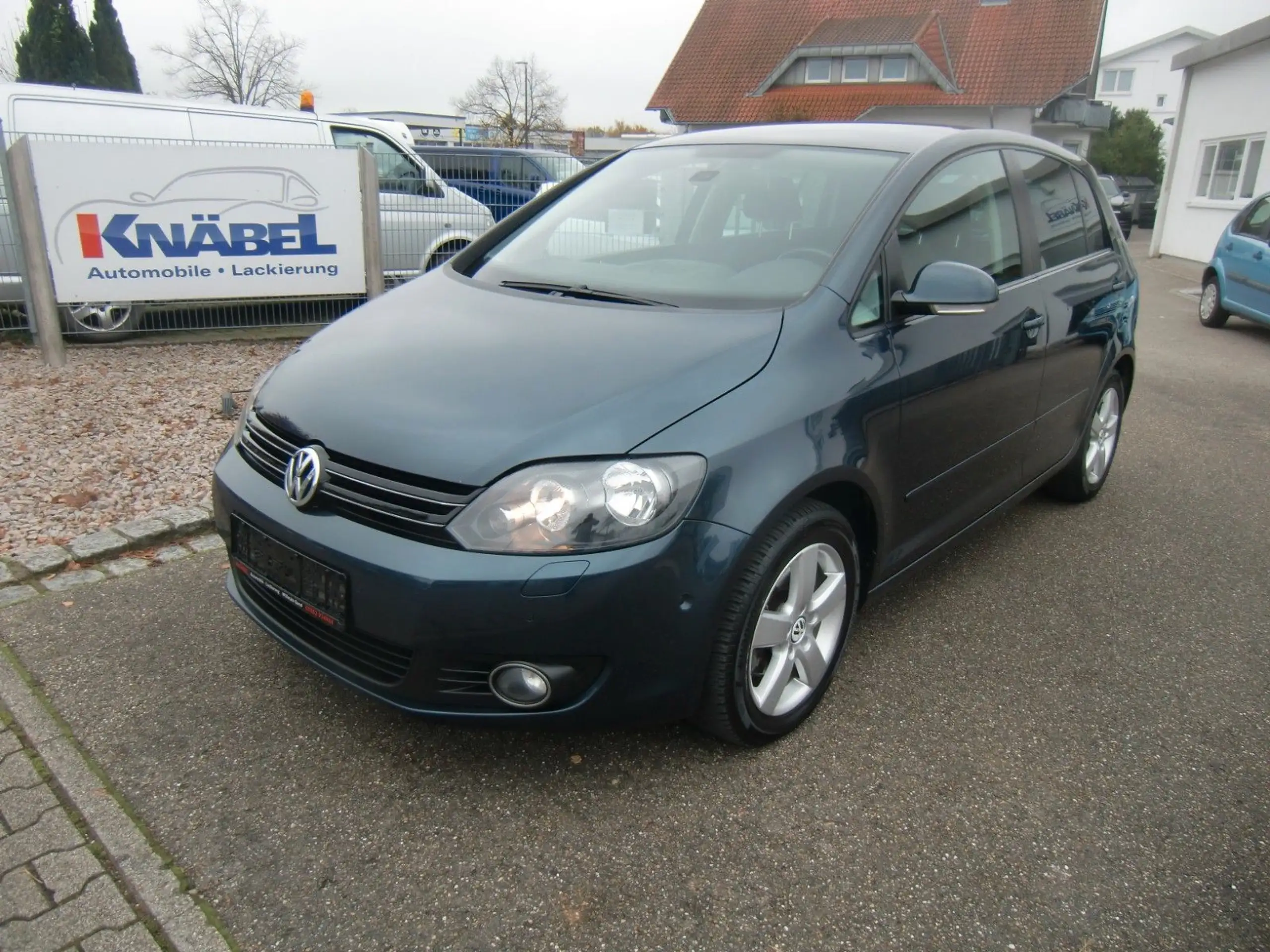 Volkswagen - Golf