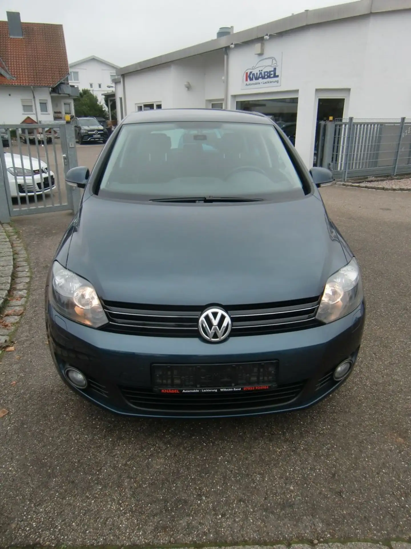 Volkswagen - Golf