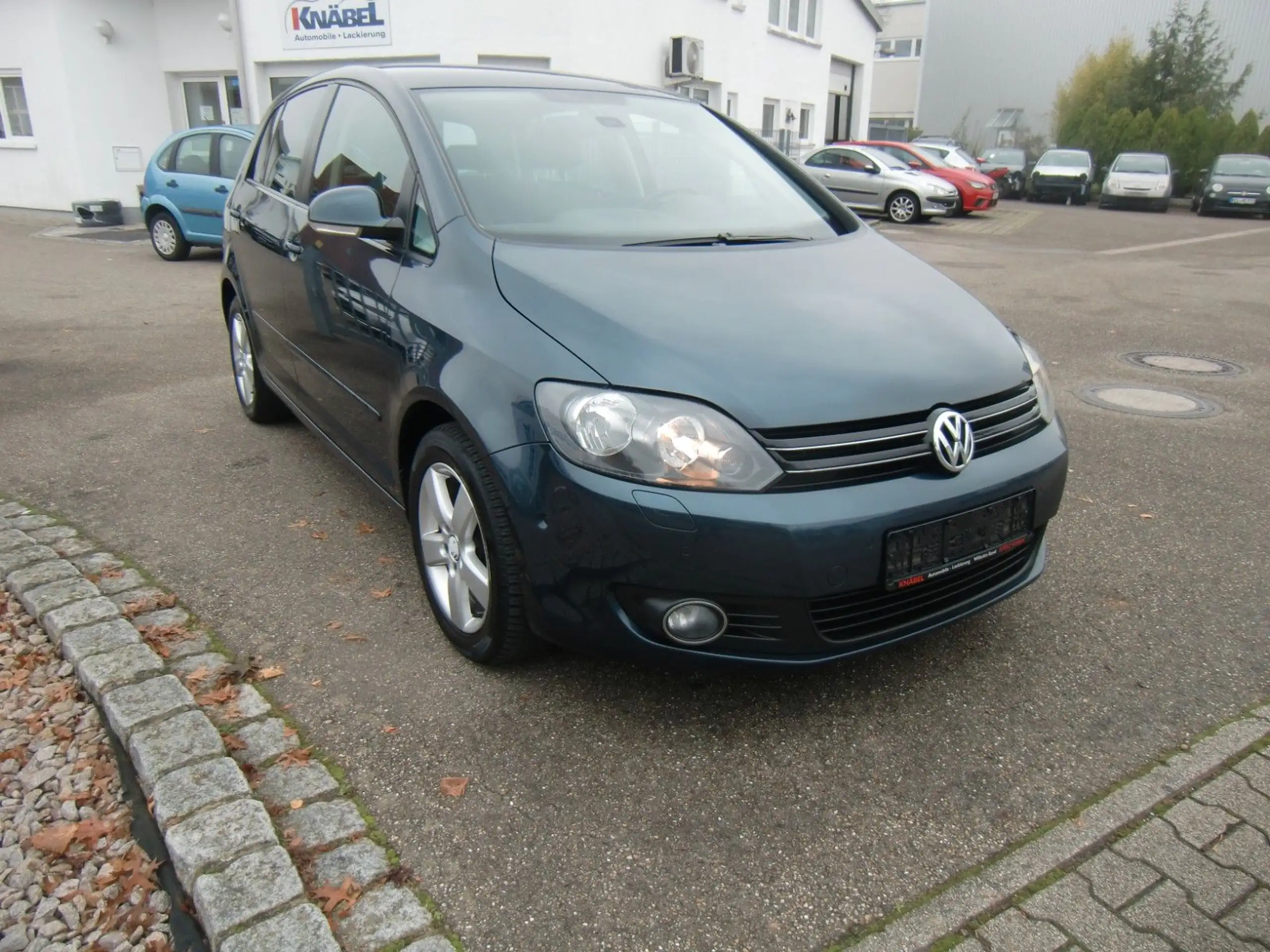 Volkswagen - Golf