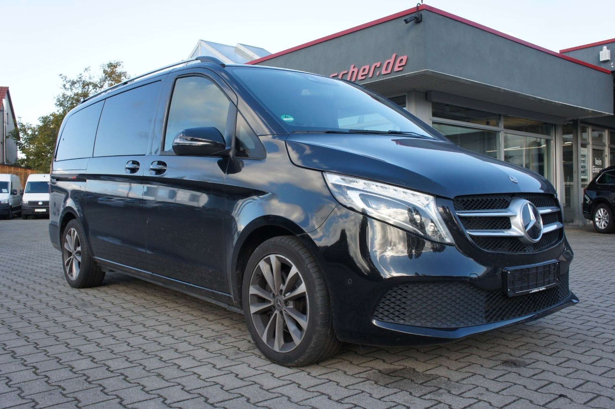 Mercedes-Benz - V 250