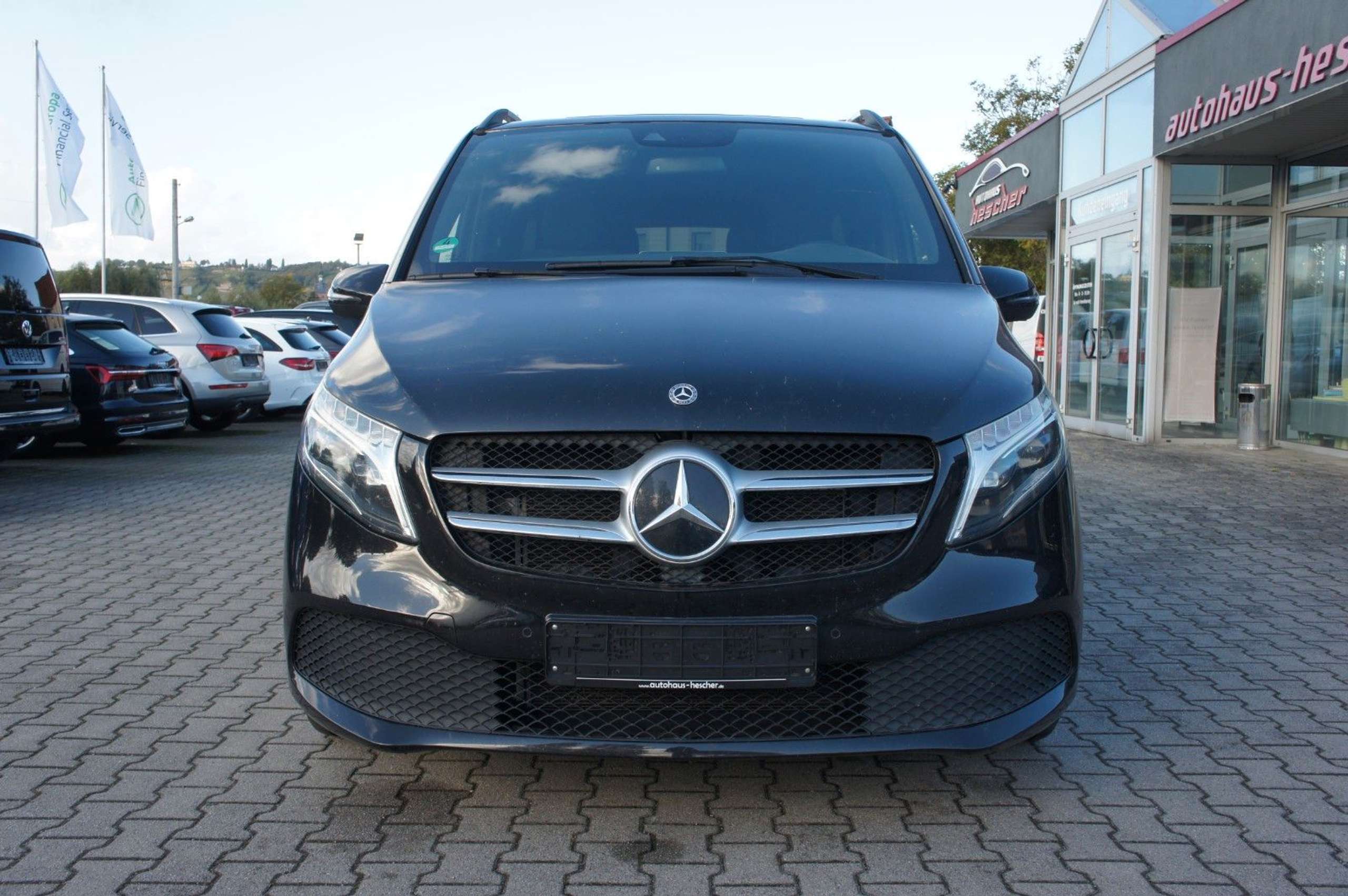 Mercedes-Benz - V 250