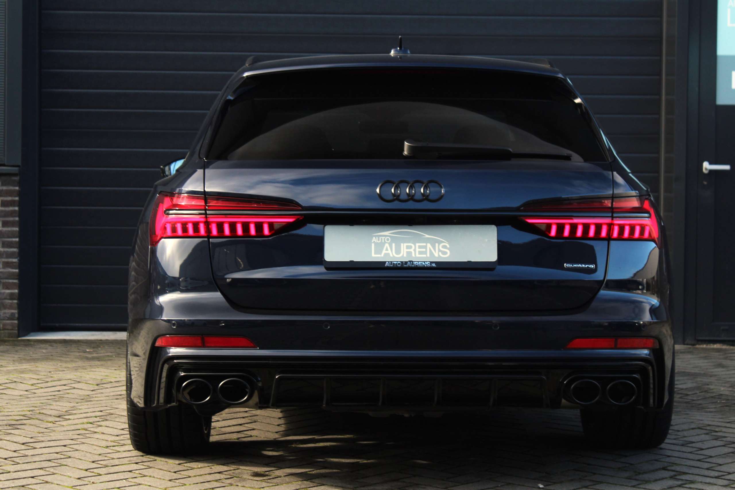 Audi - A6