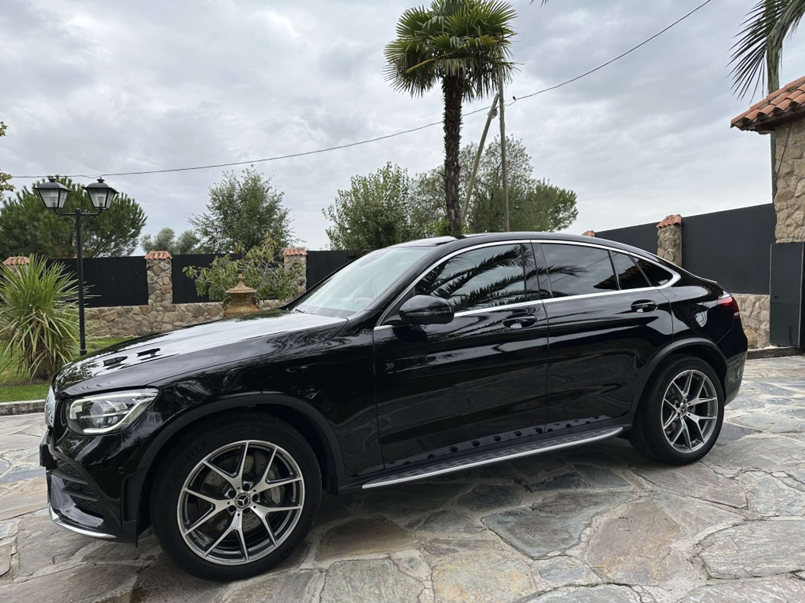 Mercedes-Benz - GLC 300