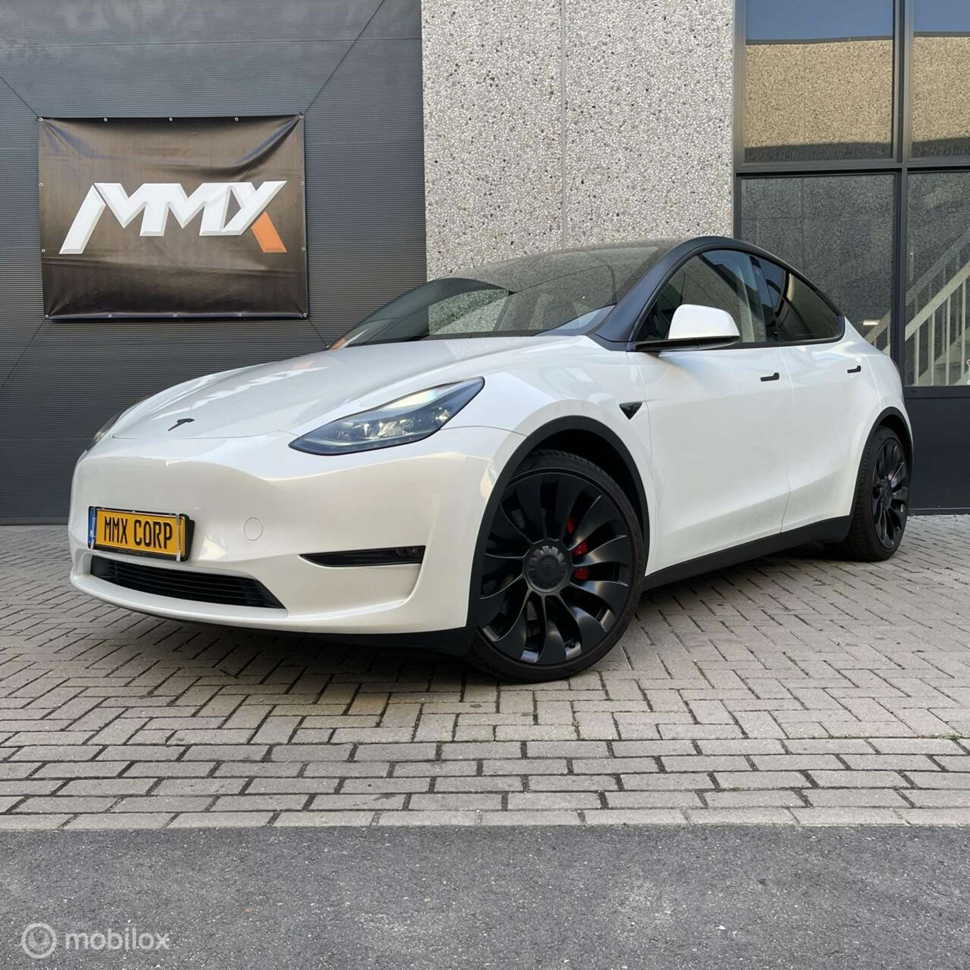 Tesla - Model Y