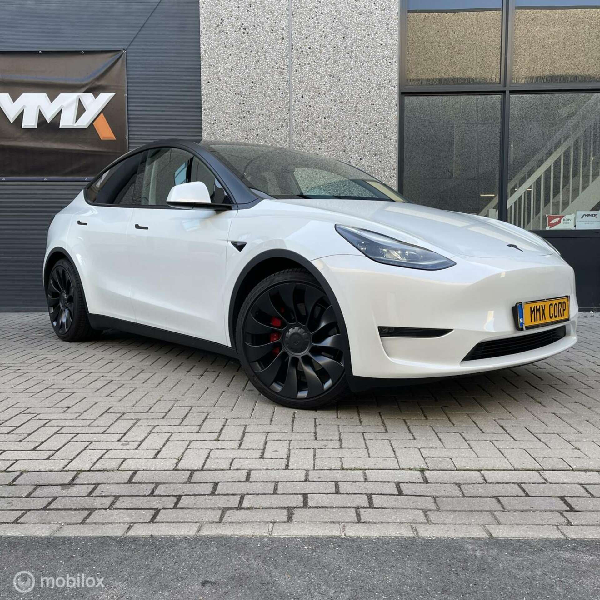 Tesla - Model Y