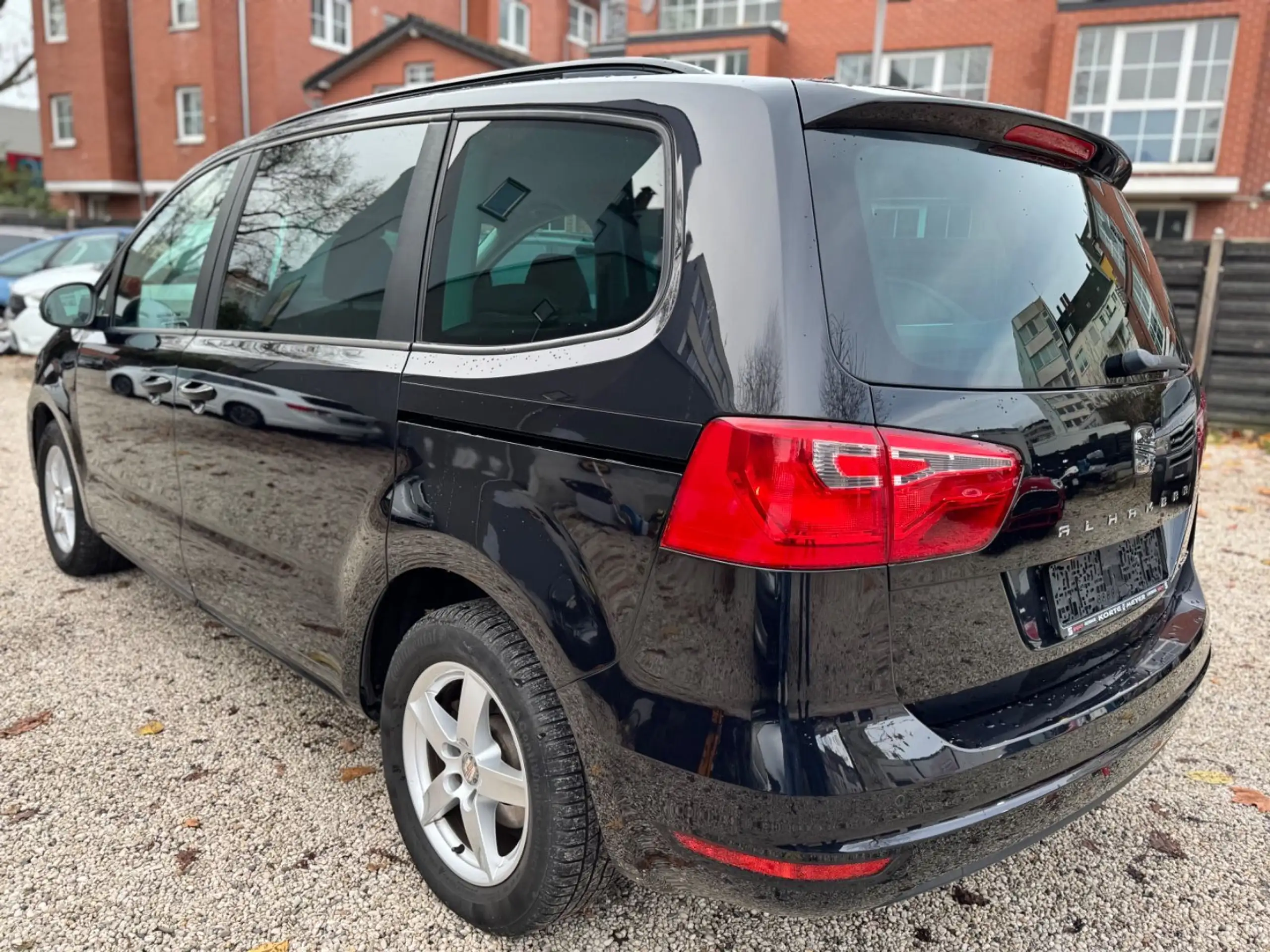 SEAT - Alhambra