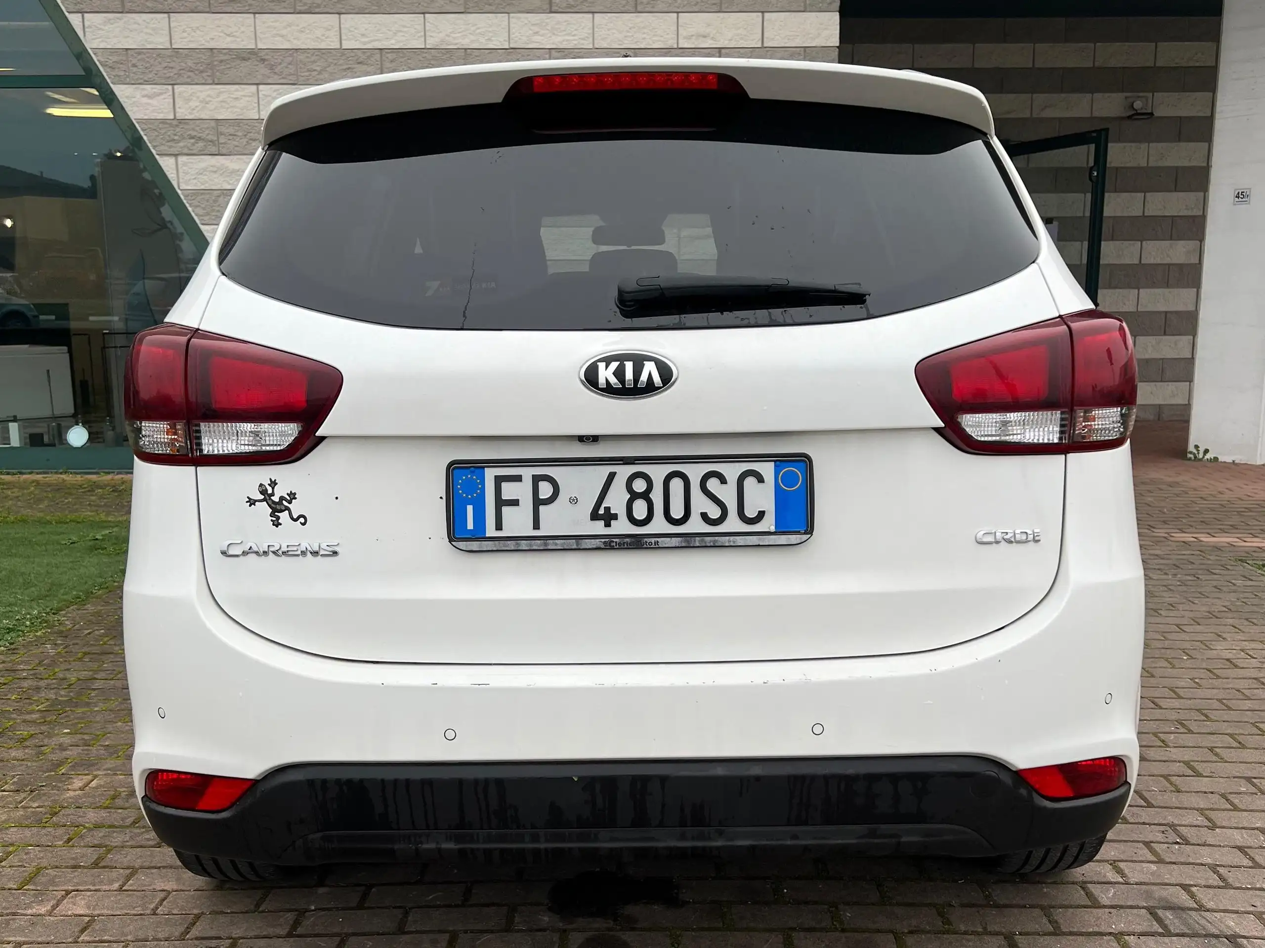 Kia - Carens