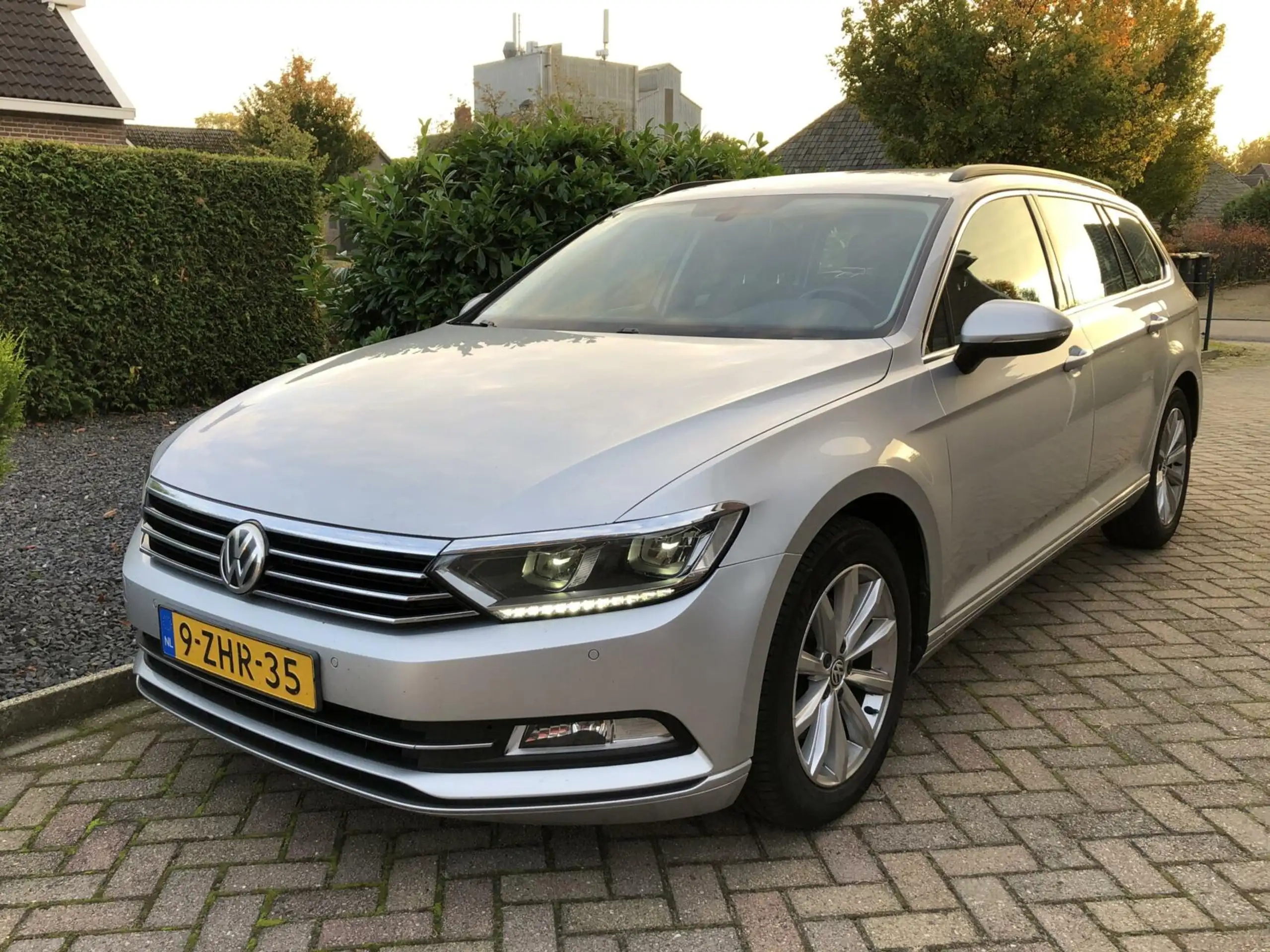 Volkswagen - Passat Variant