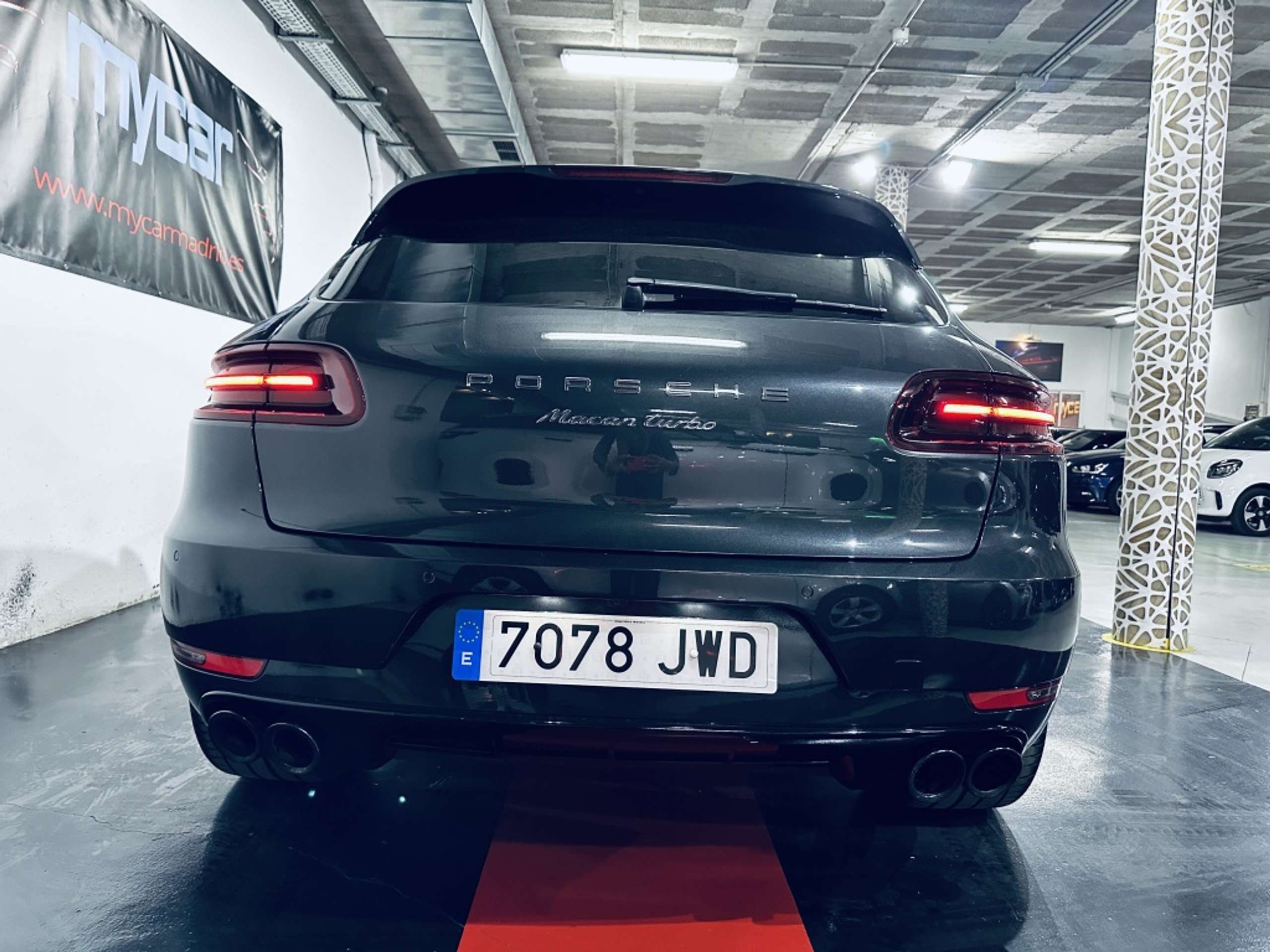 Porsche - Macan