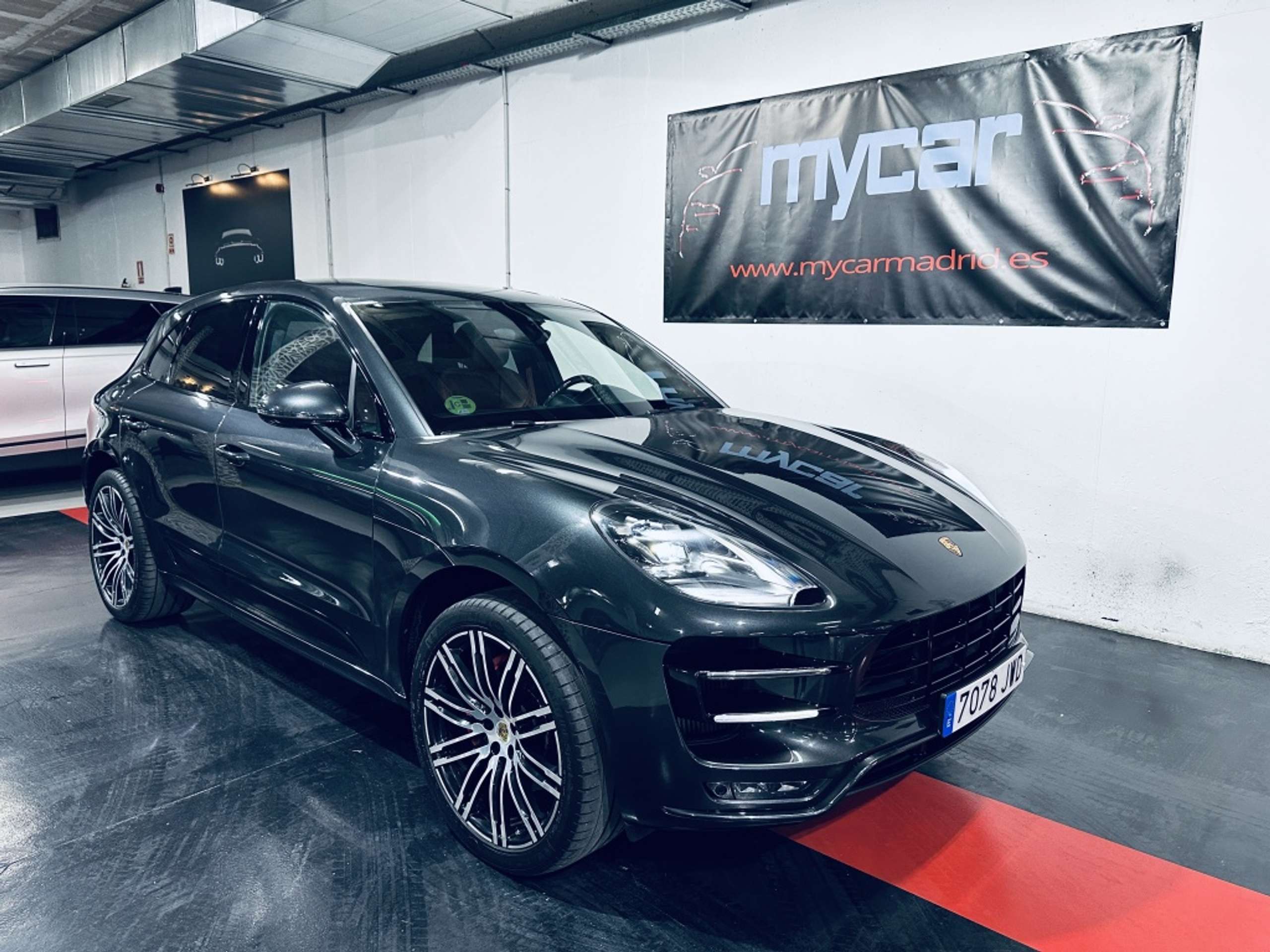 Porsche - Macan