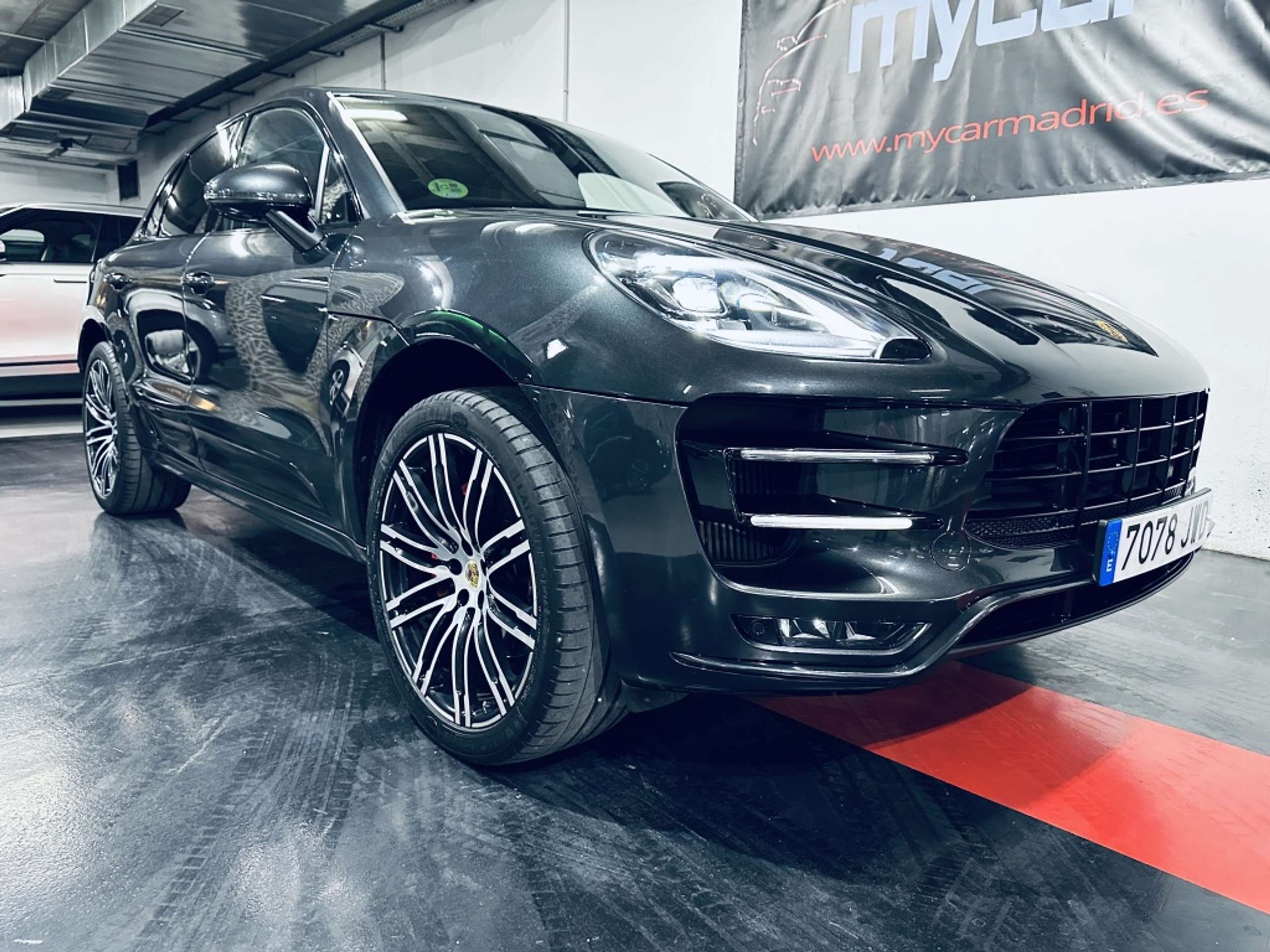 Porsche - Macan