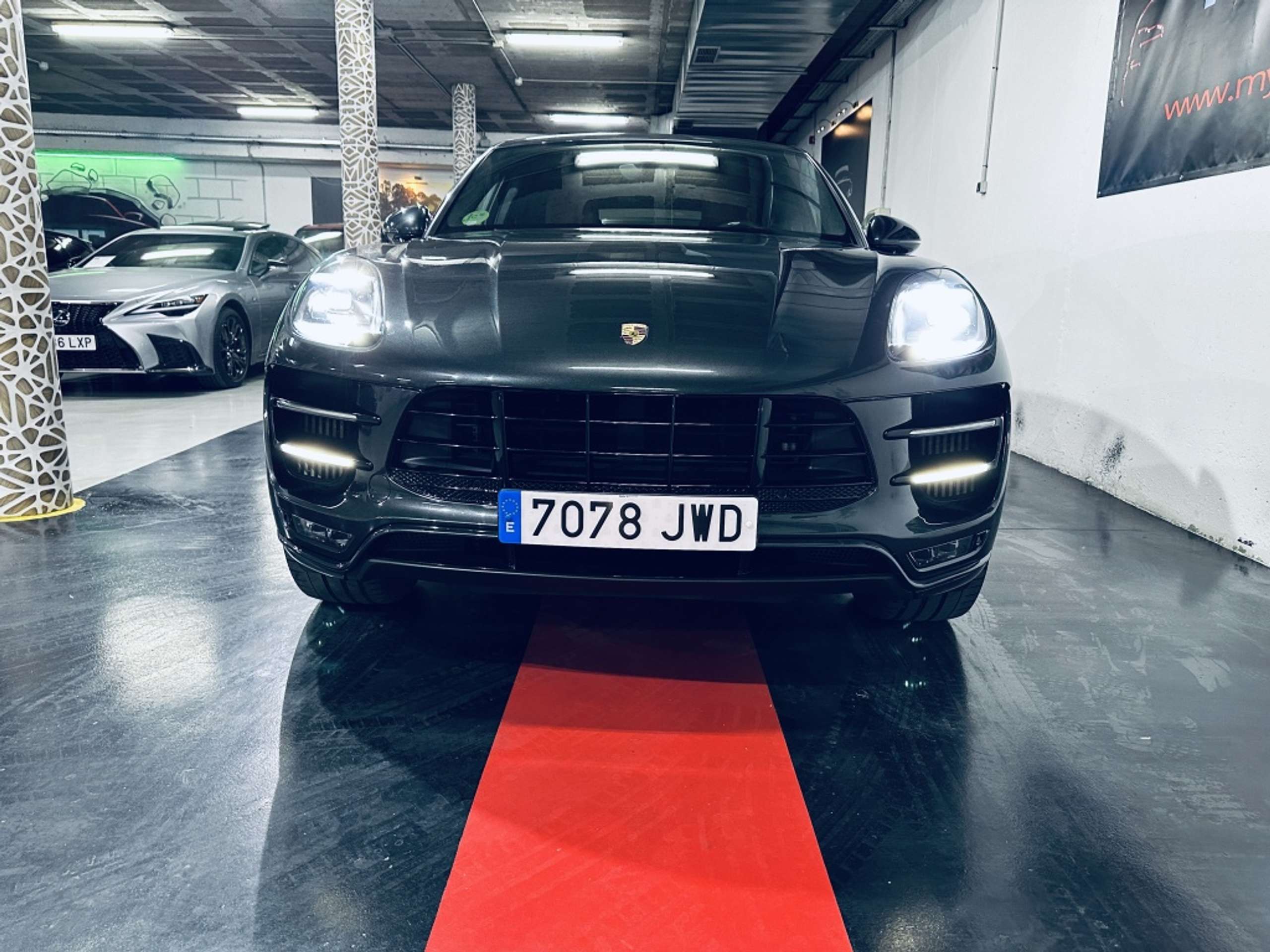 Porsche - Macan