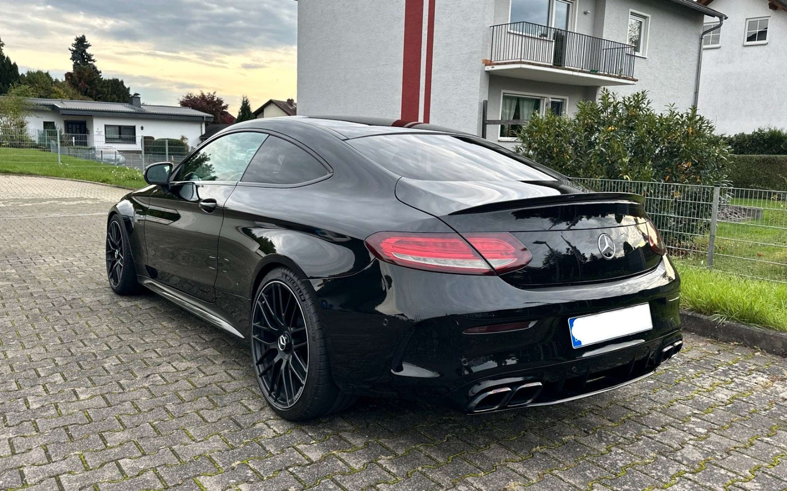 Mercedes-Benz - C 63 AMG