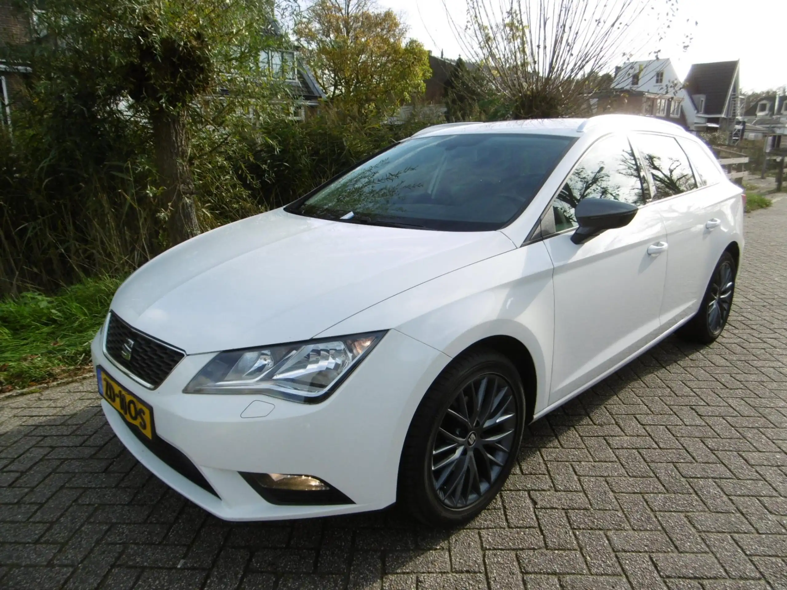 SEAT - Leon