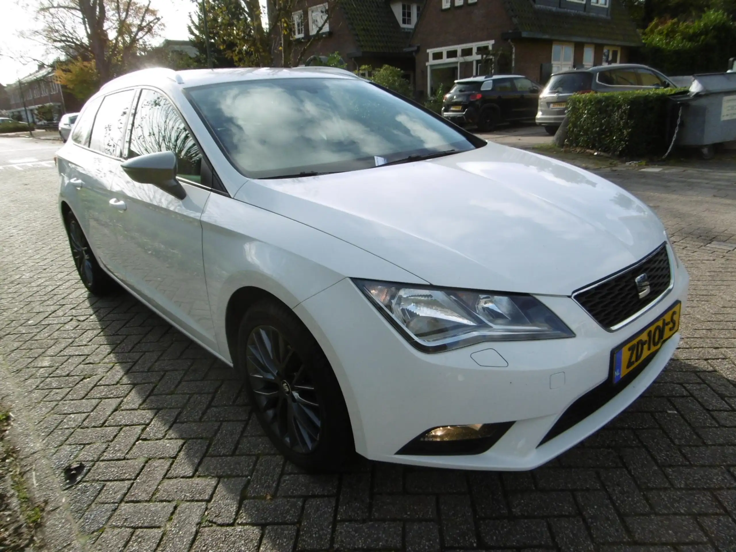 SEAT - Leon