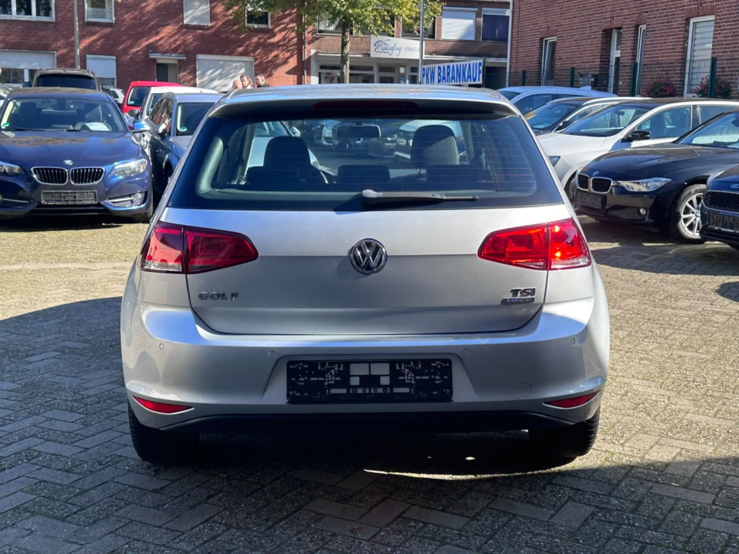 Volkswagen - Golf