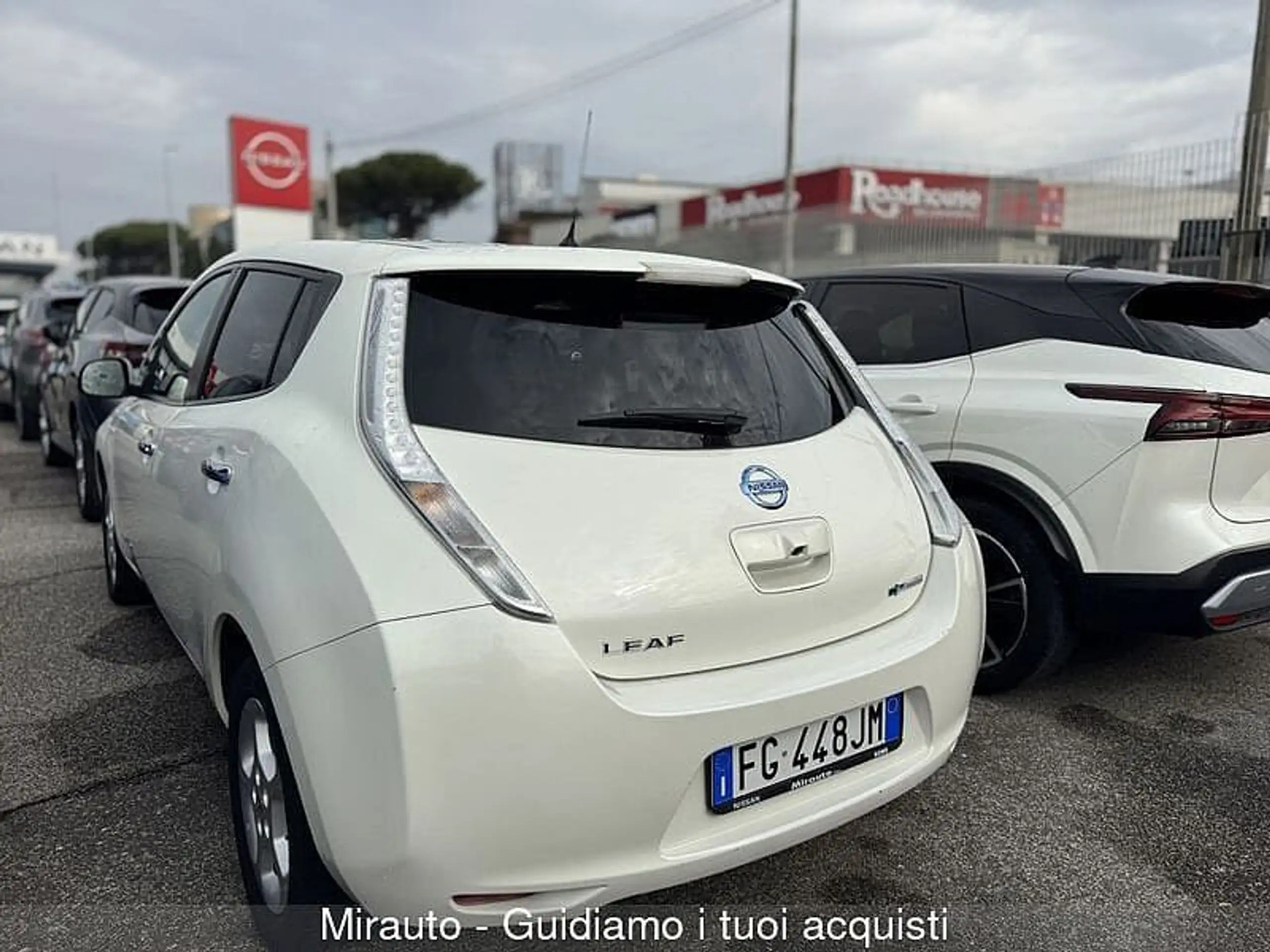 Nissan - Leaf